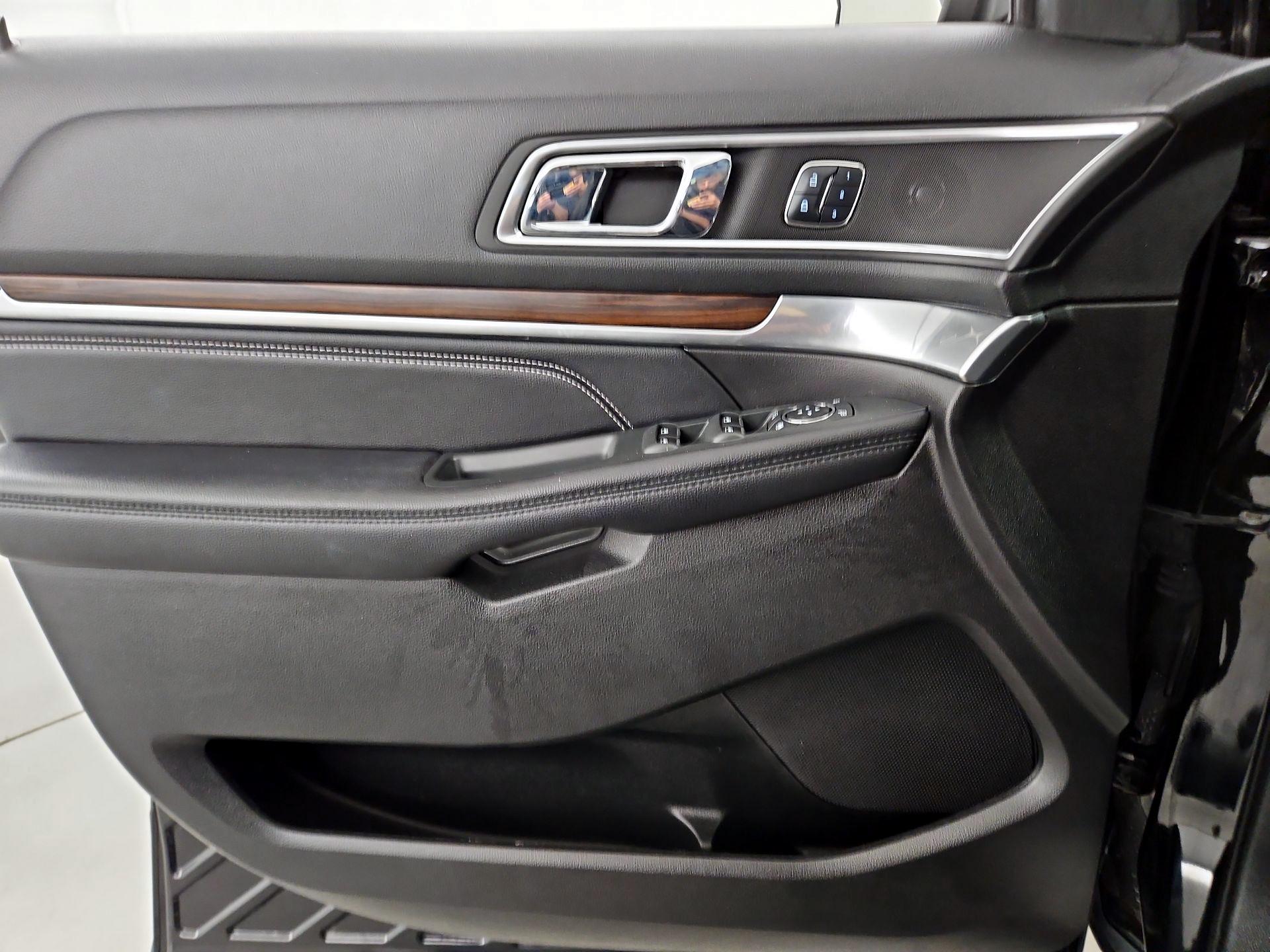 Thumbnail: 2017 Ford Explorer - 12