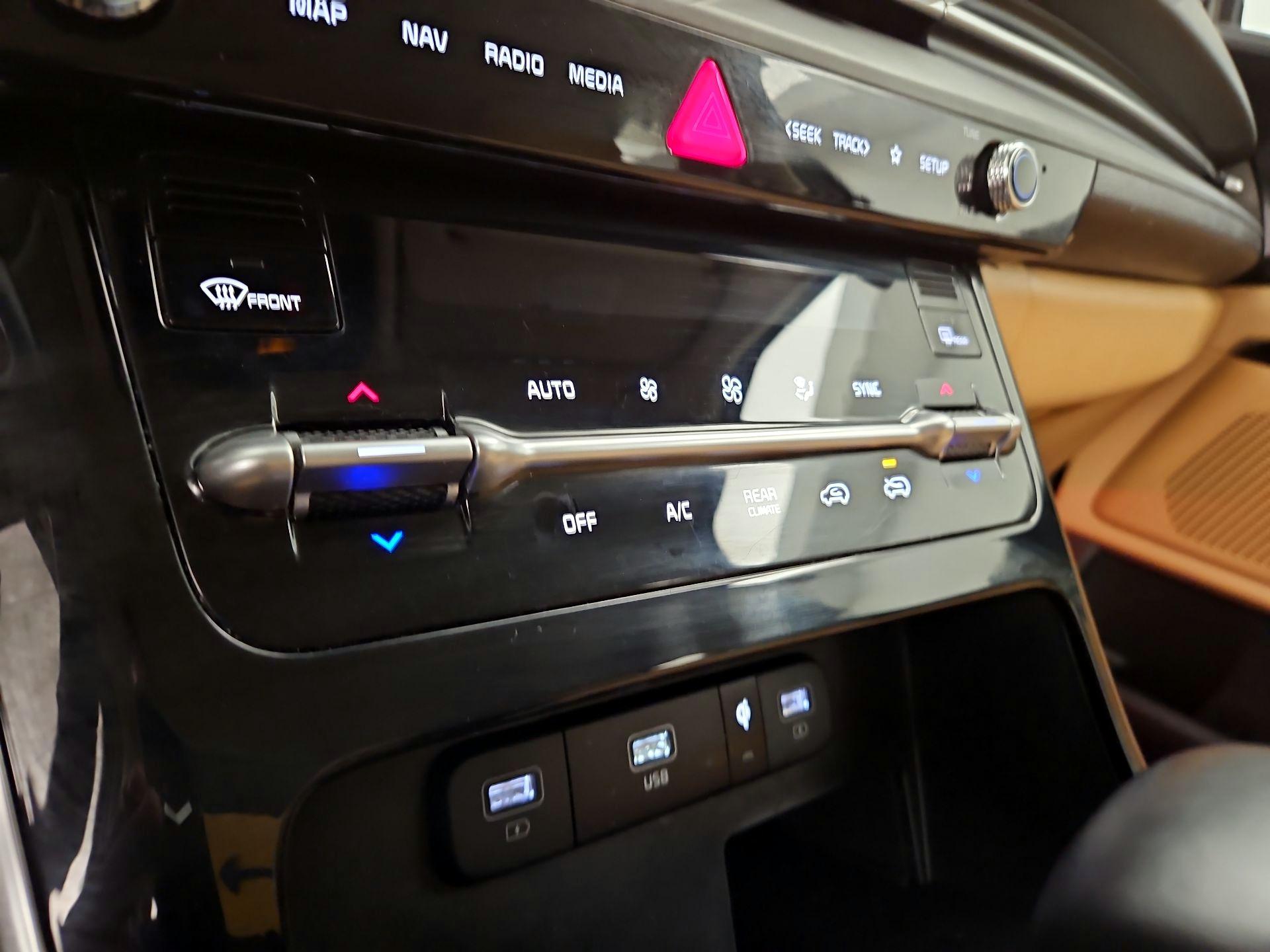 Thumbnail: 2024 Kia Carnival - 17