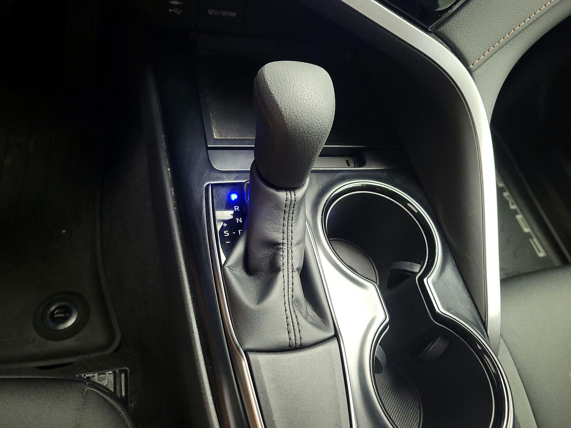 Thumbnail: 2019 Toyota Camry - 17