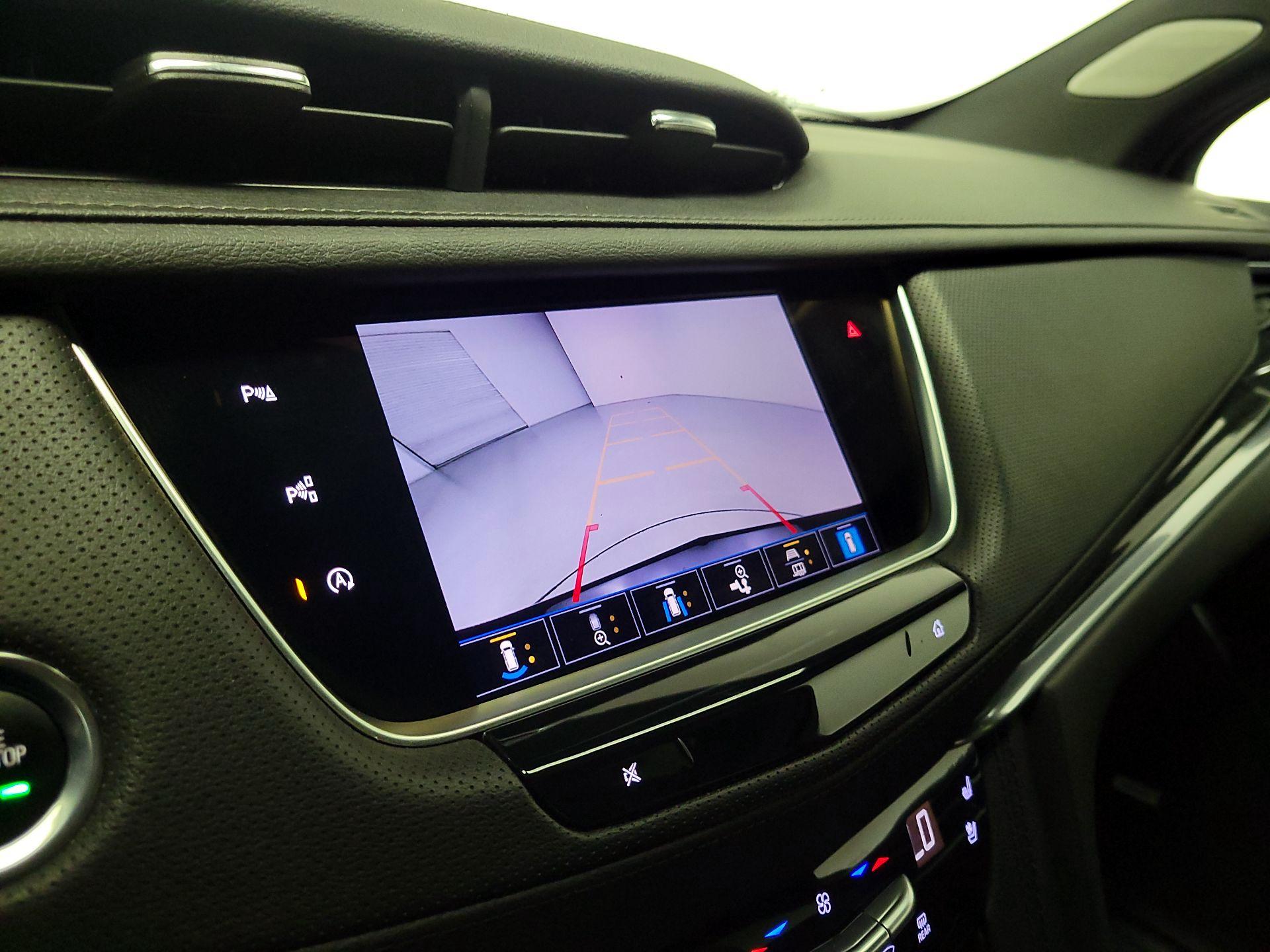 Thumbnail: 2022 Cadillac XT5 - 14