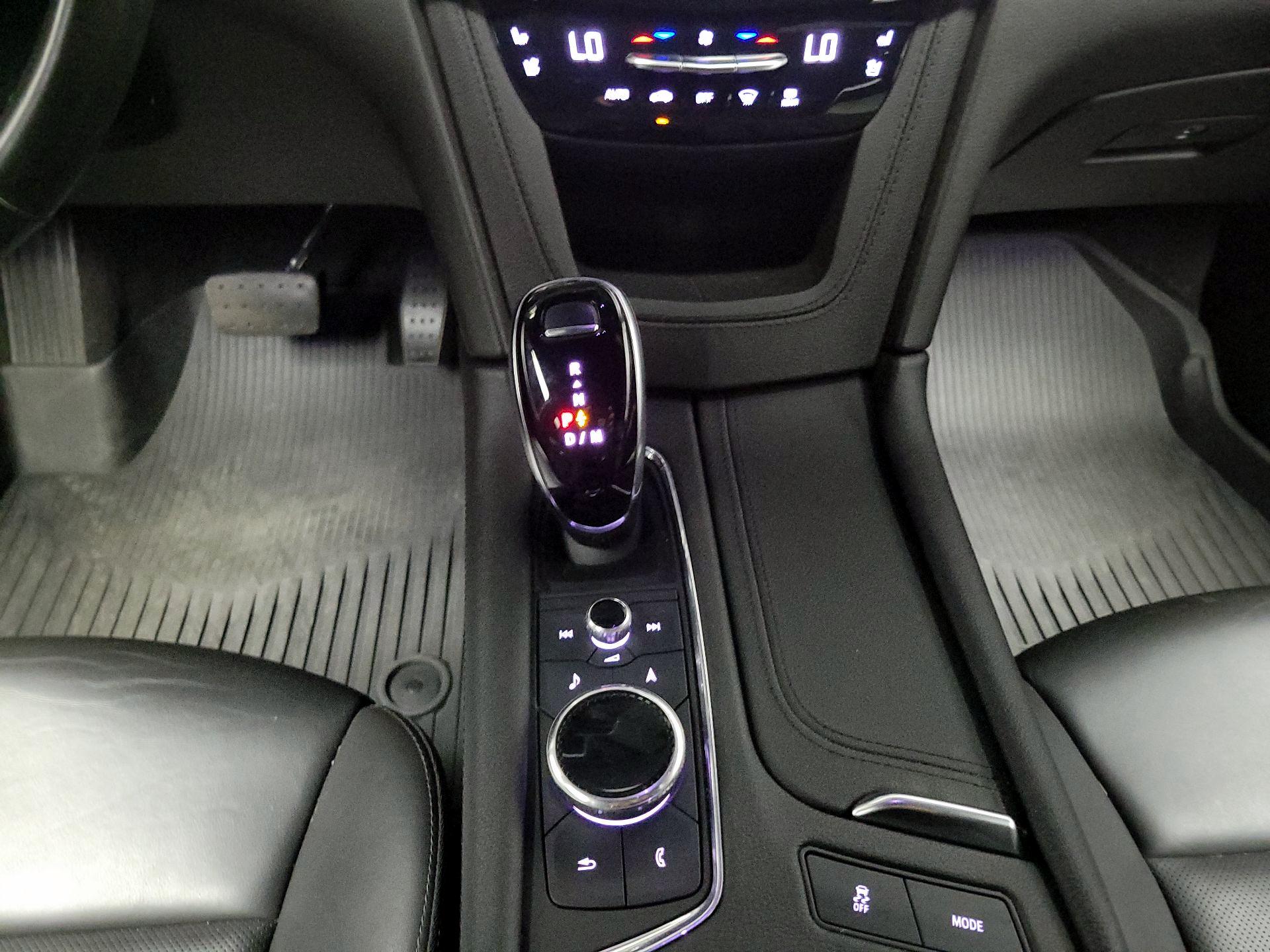 Thumbnail: 2022 Cadillac XT5 - 17