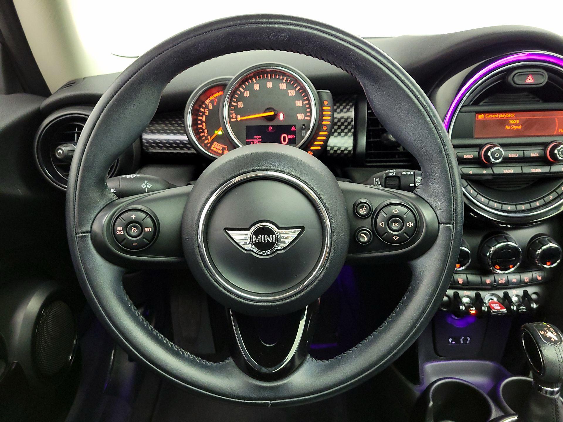 Thumbnail: 2016 MINI Cooper Hardtop - 10