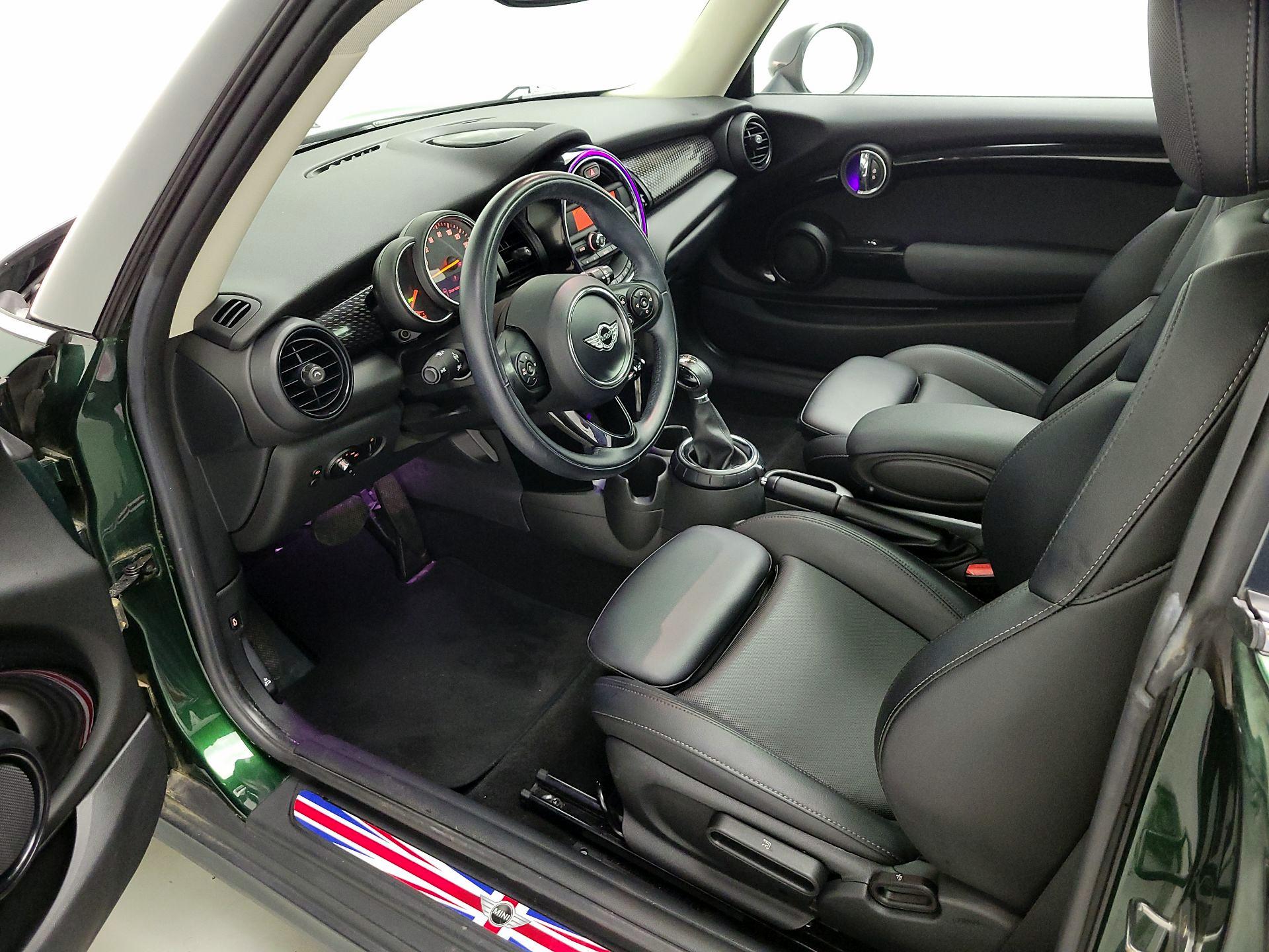 Thumbnail: 2016 MINI Cooper Hardtop - 11