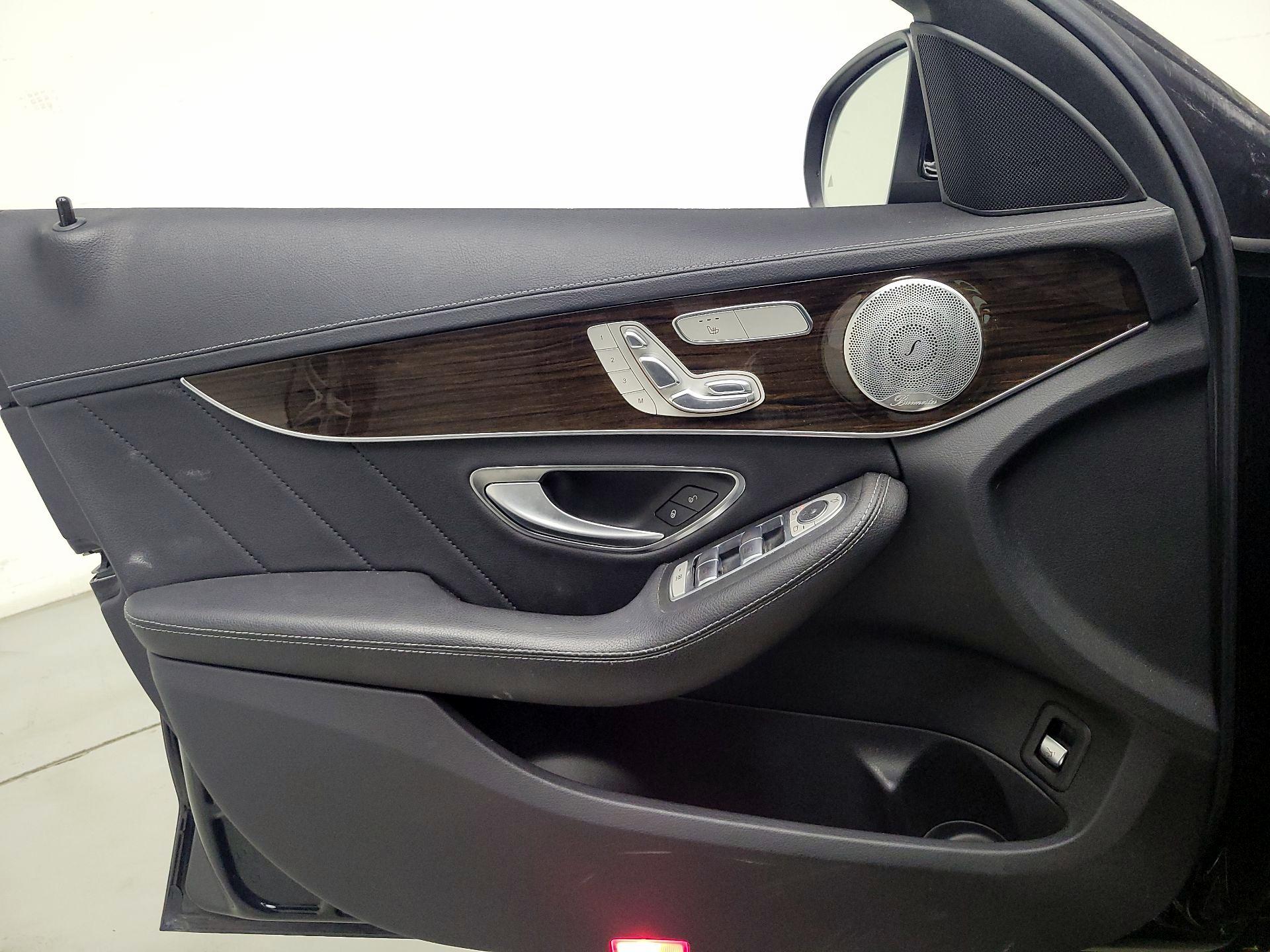 Thumbnail: 2015 Mercedes-Benz C-Class - 12