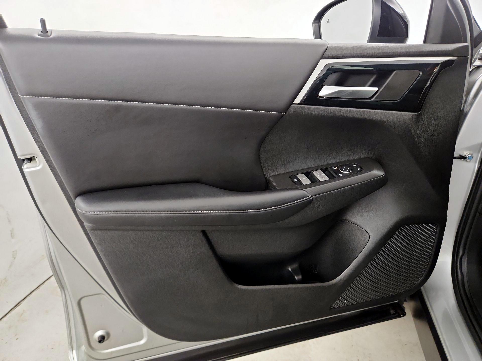 Thumbnail: 2022 Mitsubishi Outlander - 12