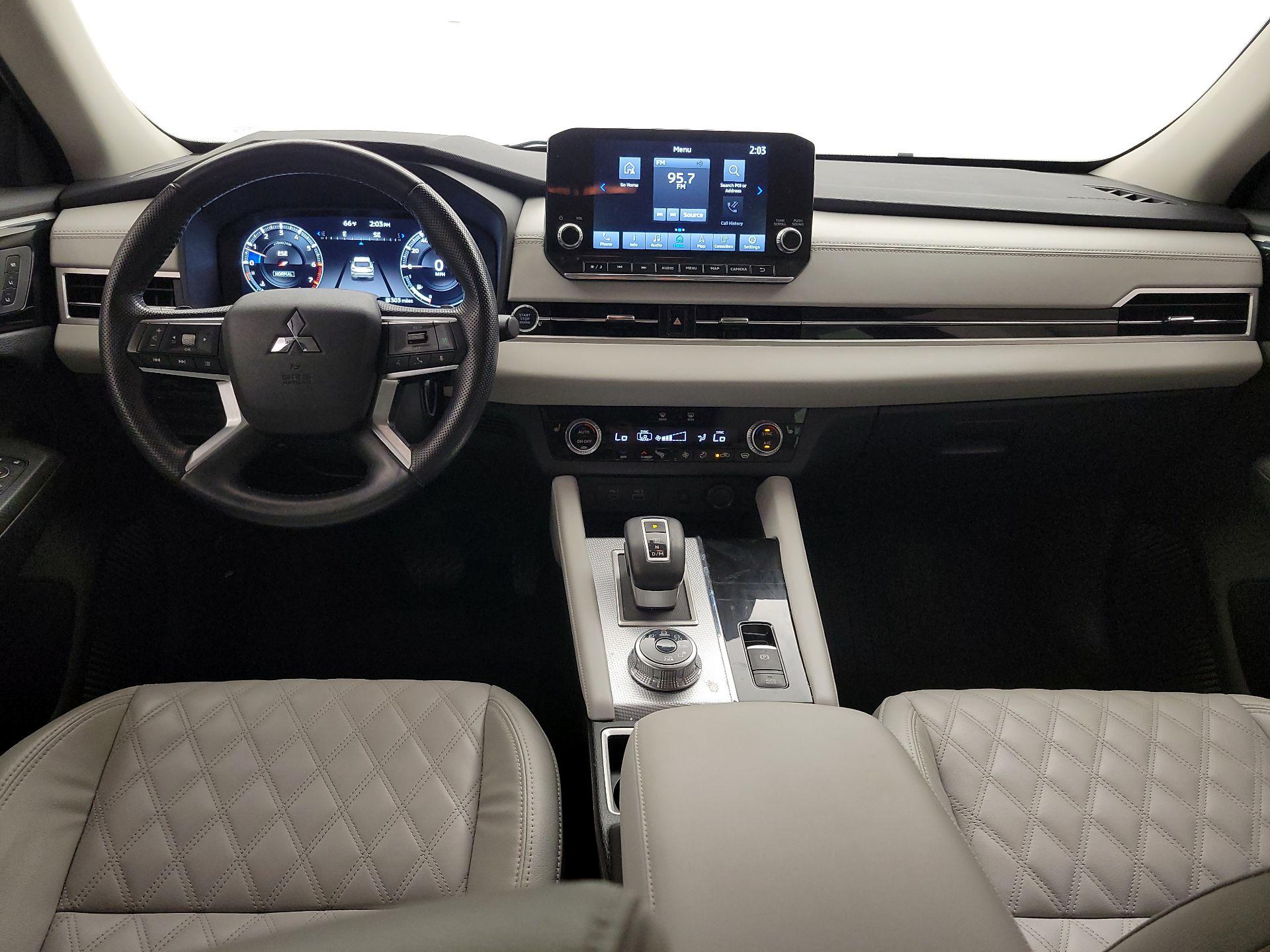 Thumbnail: 2022 Mitsubishi Outlander - 9