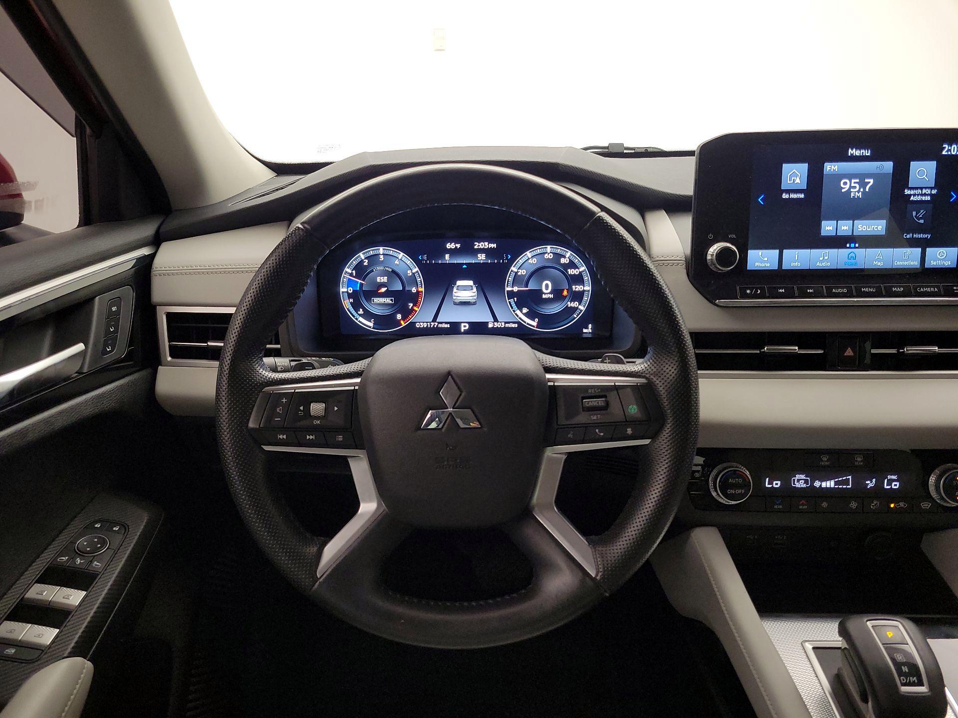 Thumbnail: 2022 Mitsubishi Outlander - 10