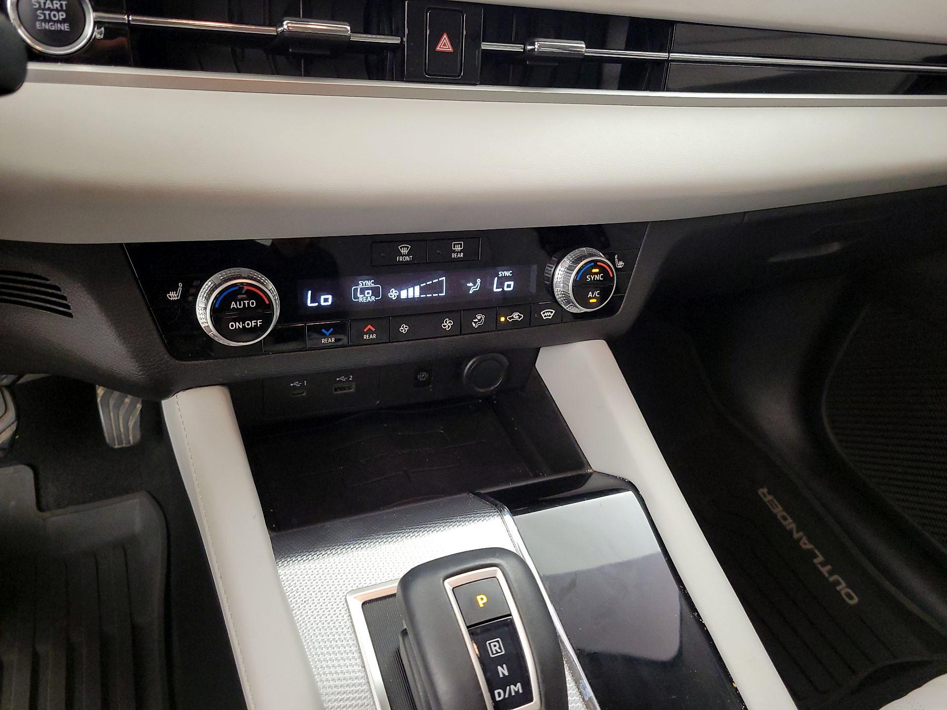 Thumbnail: 2022 Mitsubishi Outlander - 15