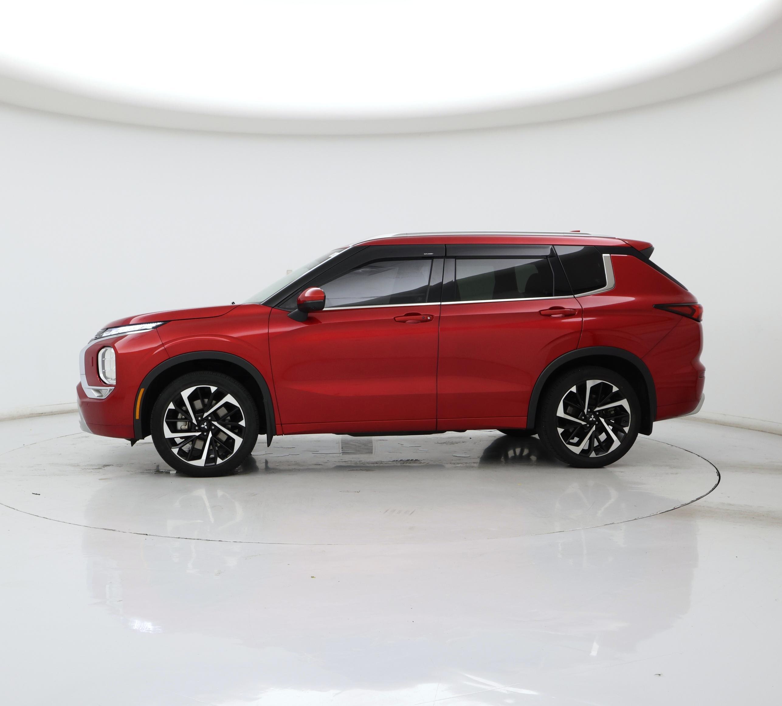 Thumbnail: 2022 Mitsubishi Outlander - 3