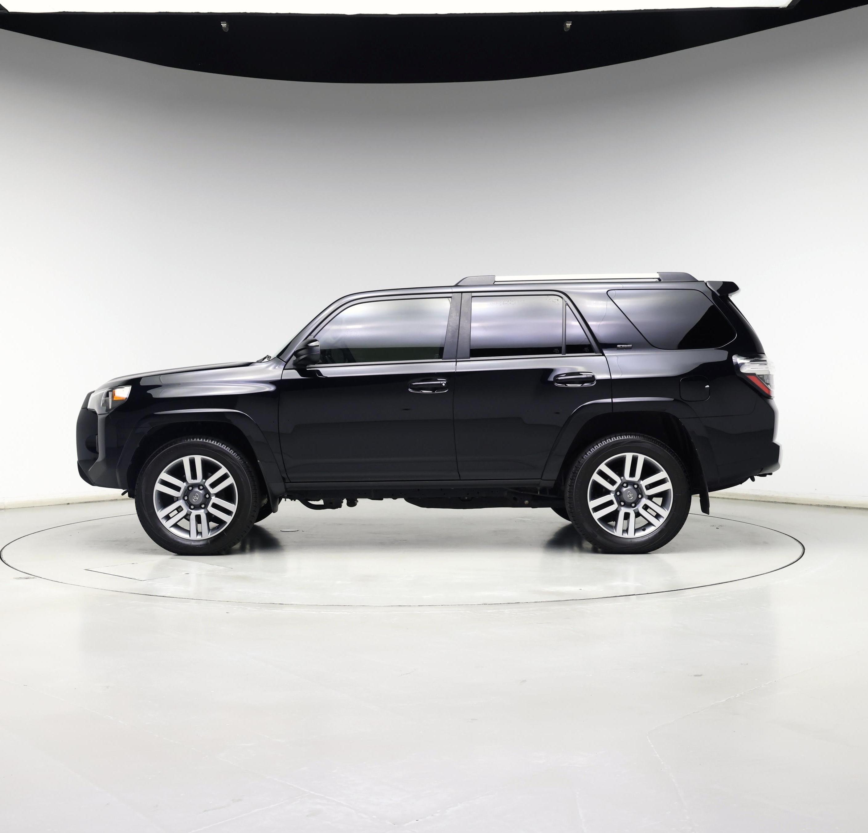 Thumbnail: 2022 Toyota 4Runner - 3