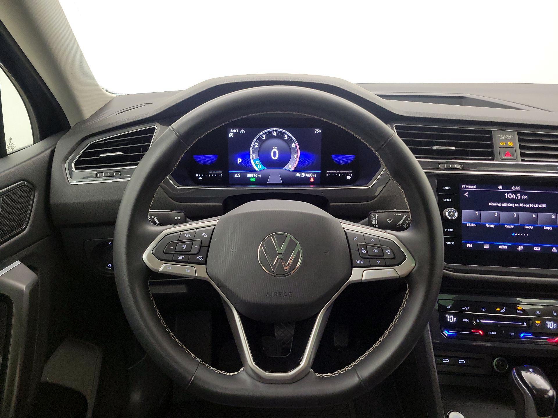 Thumbnail: 2022 Volkswagen Tiguan - 10