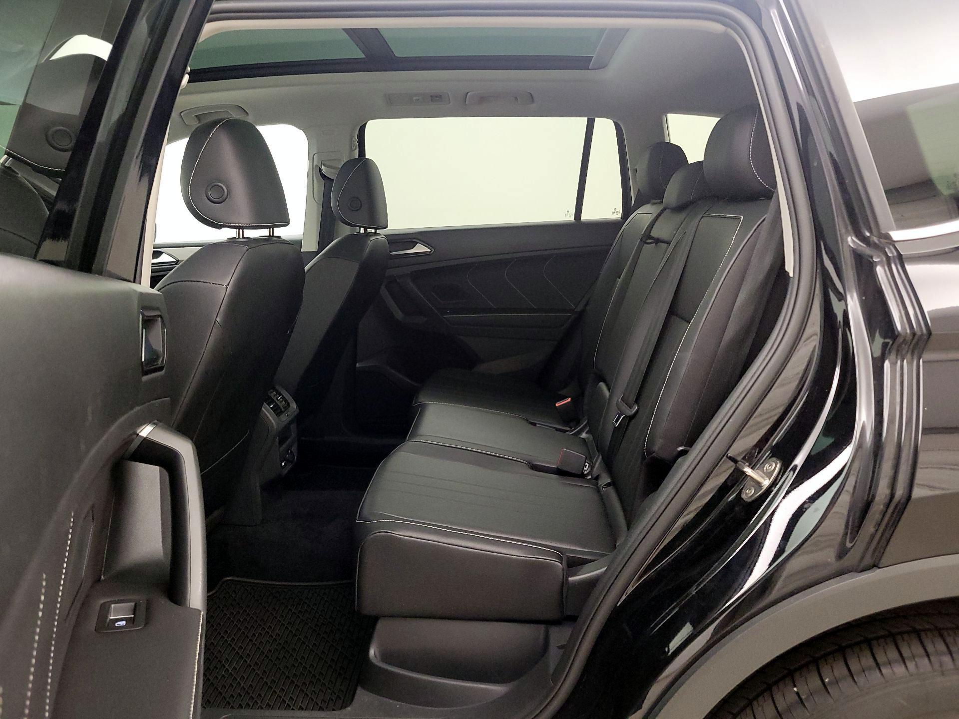 Thumbnail: 2022 Volkswagen Tiguan - 20