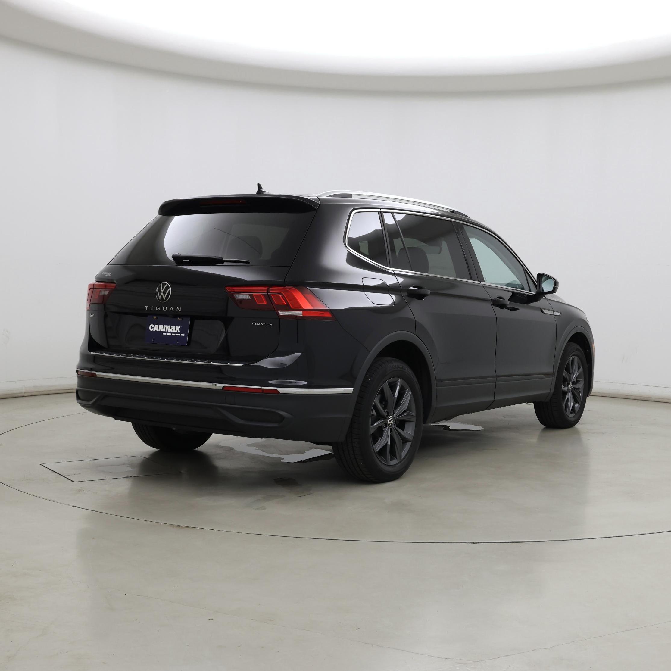 Thumbnail: 2022 Volkswagen Tiguan - 8