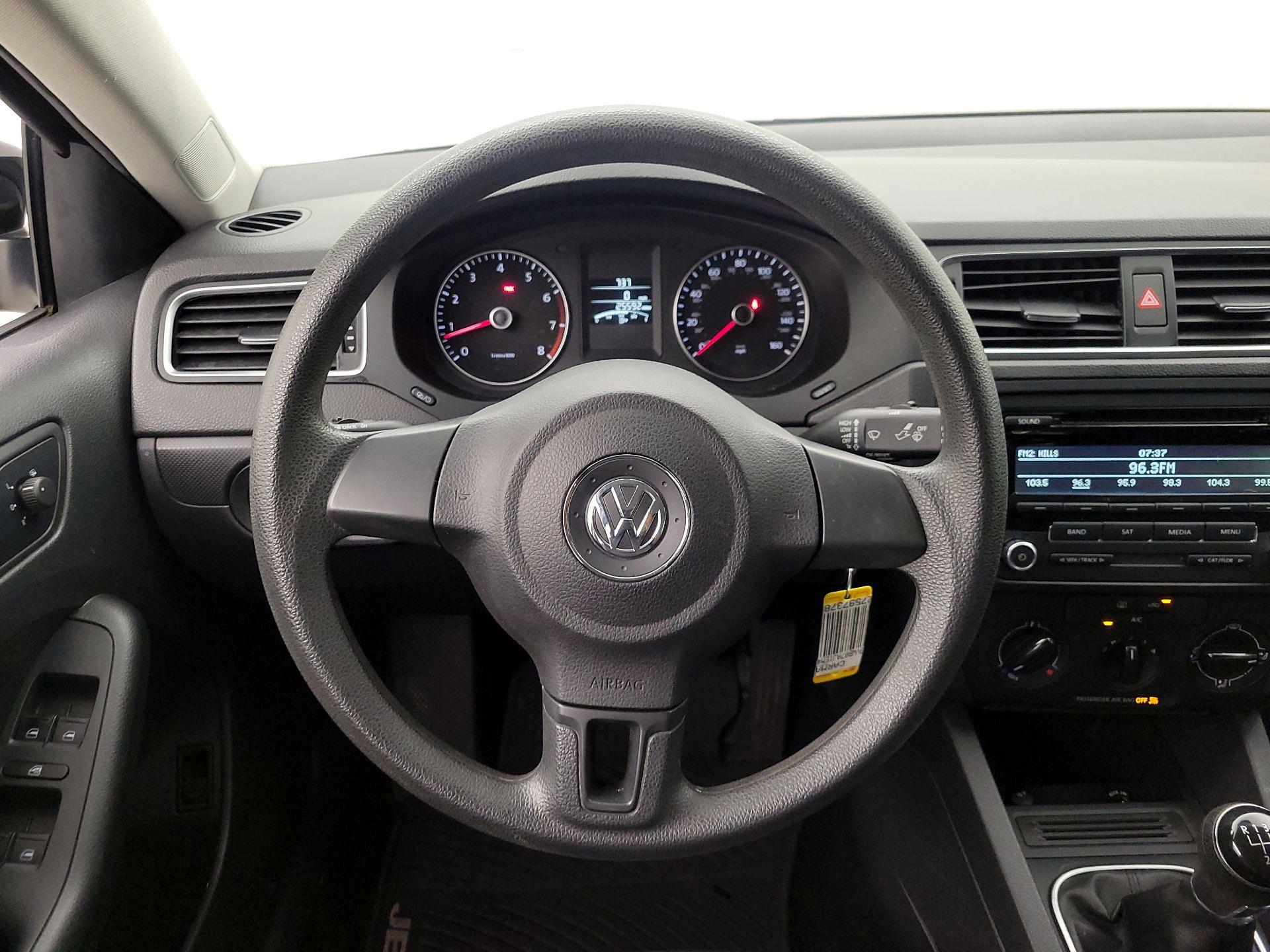Thumbnail: 2014 Volkswagen Jetta - 10