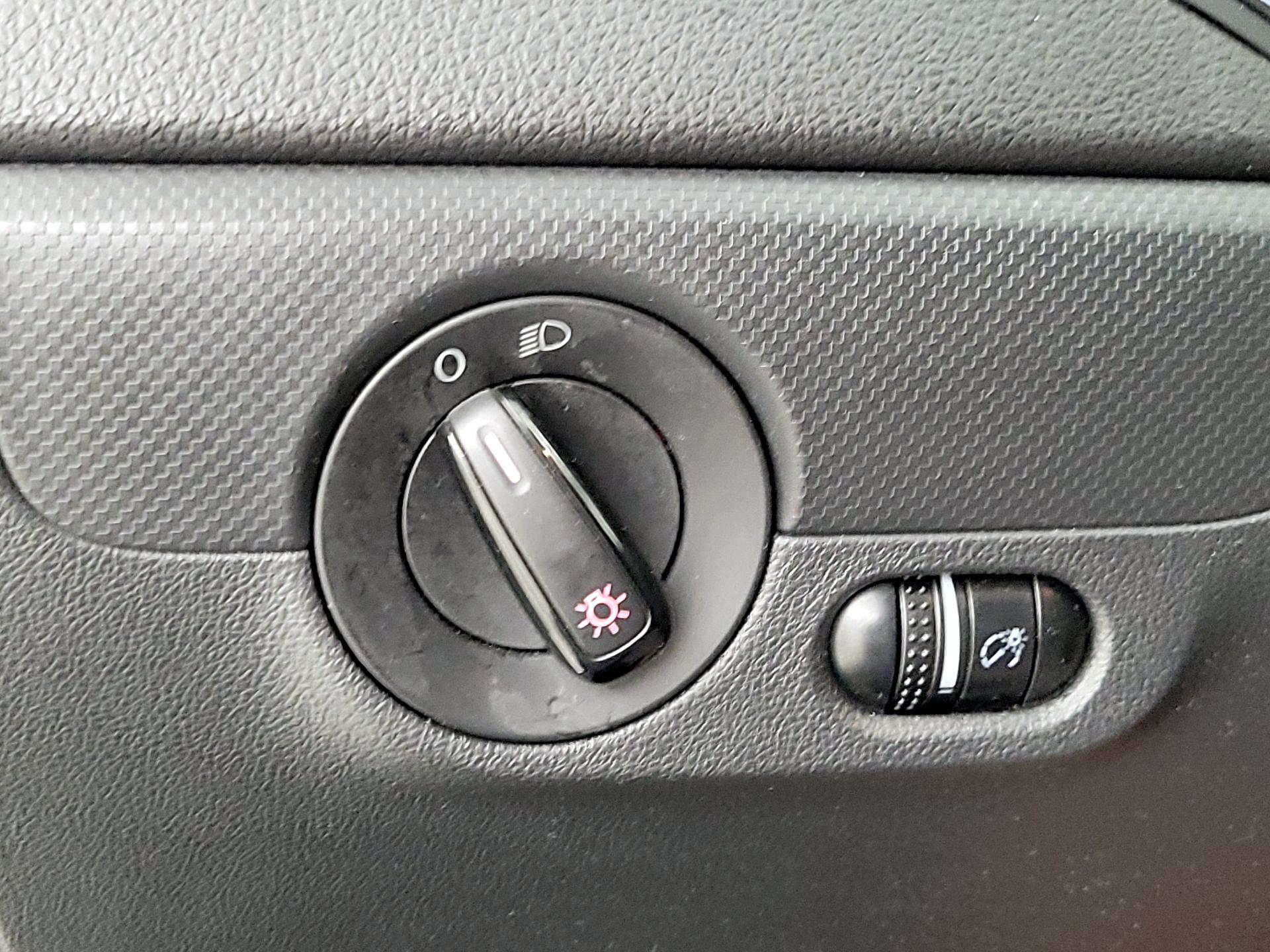 Thumbnail: 2014 Volkswagen Jetta - 13