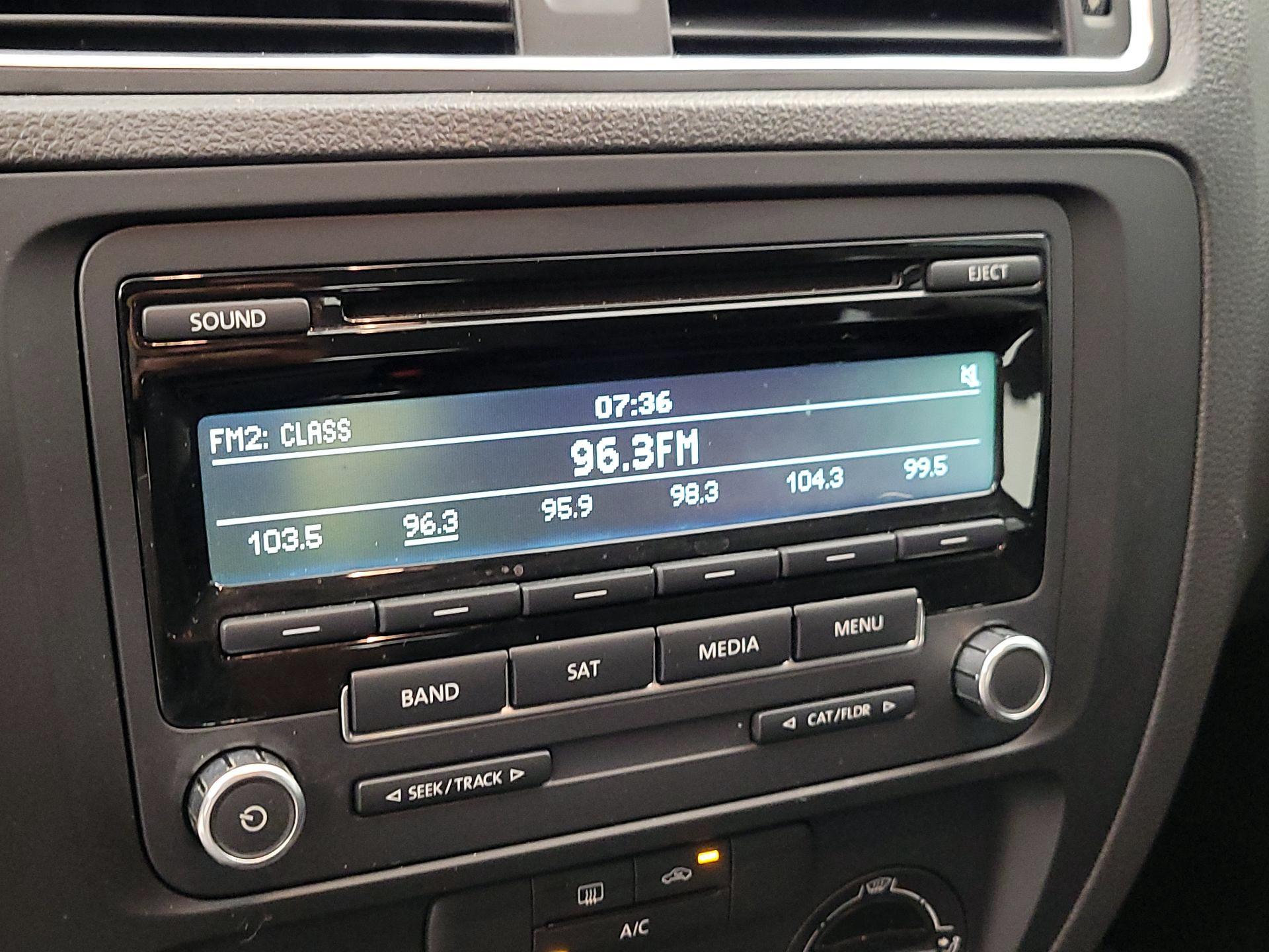 Thumbnail: 2014 Volkswagen Jetta - 14