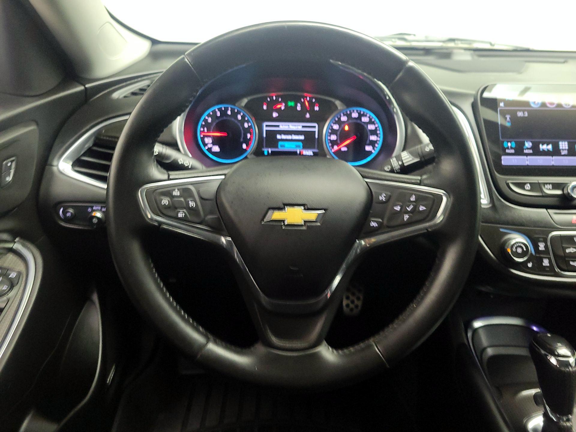 Thumbnail: 2016 Chevrolet Malibu - 10