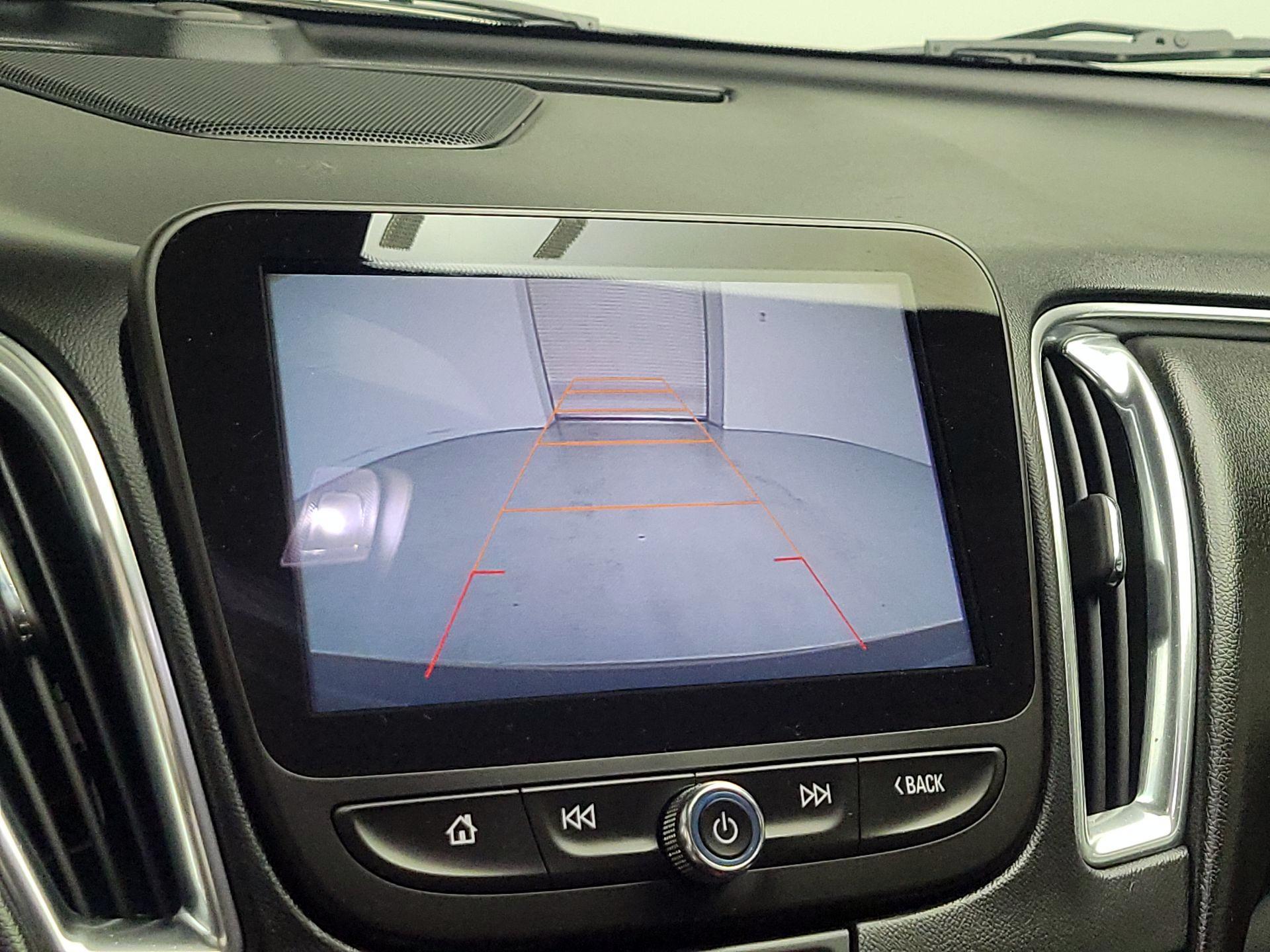 Thumbnail: 2016 Chevrolet Malibu - 14