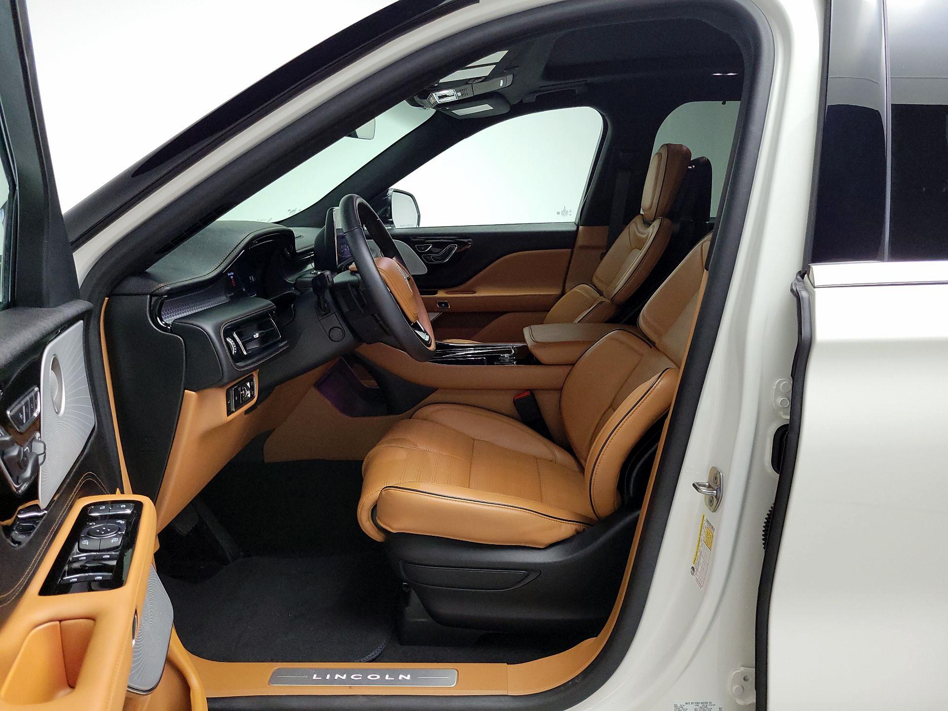 Thumbnail: 2024 Lincoln Aviator - 11