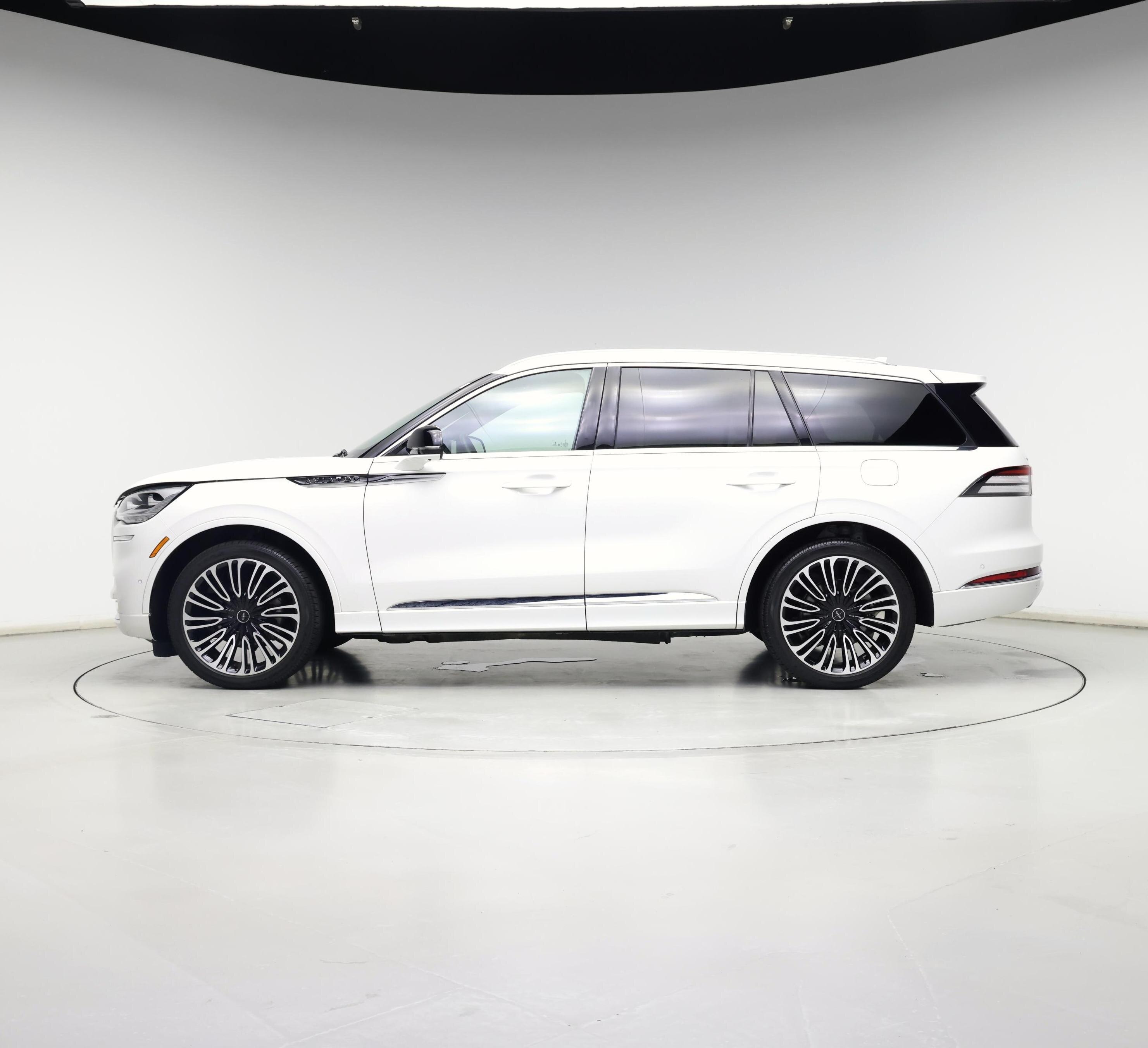 Thumbnail: 2024 Lincoln Aviator - 3