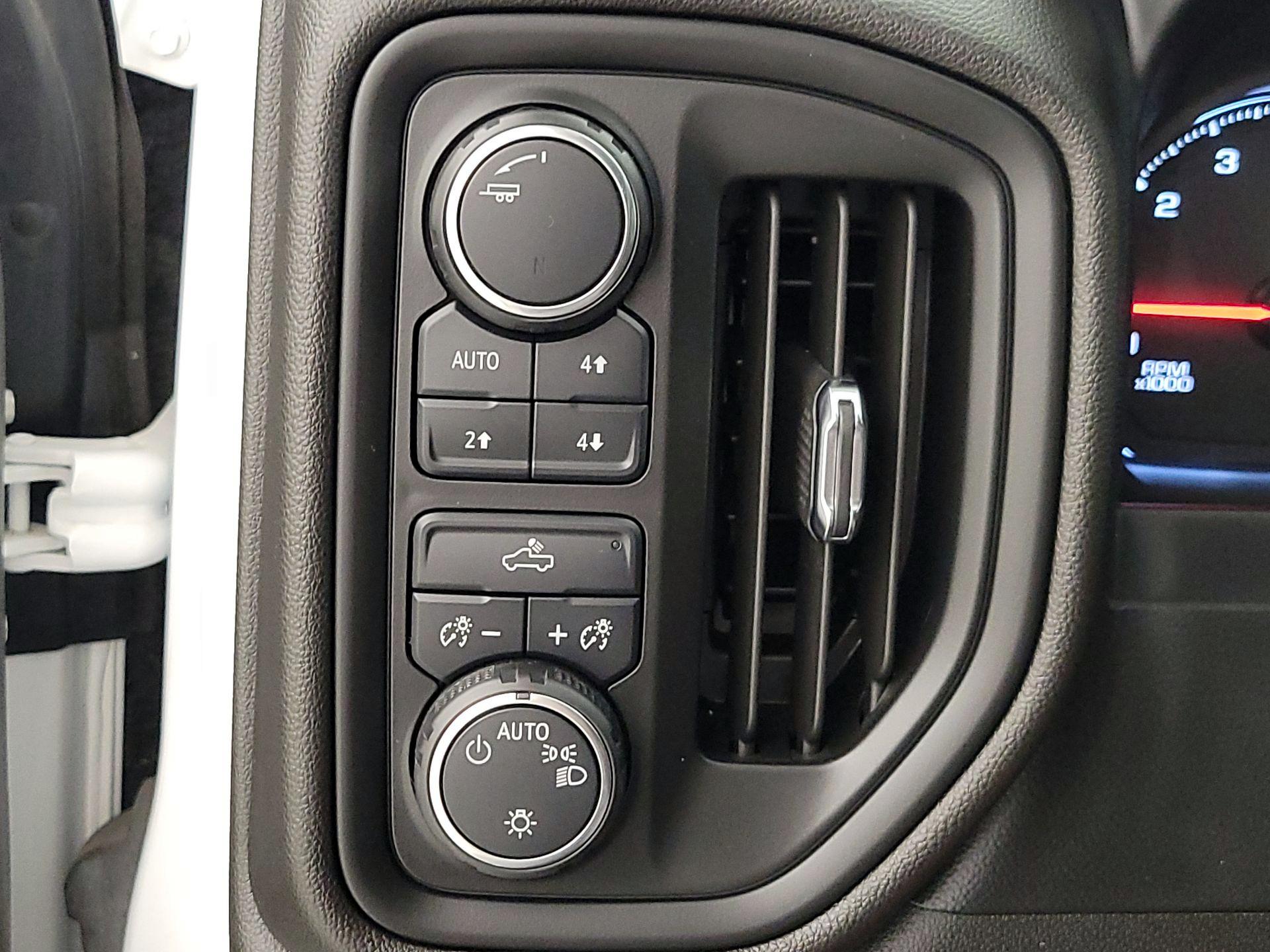 Thumbnail: 2021 Chevrolet Silverado 1500 - 13