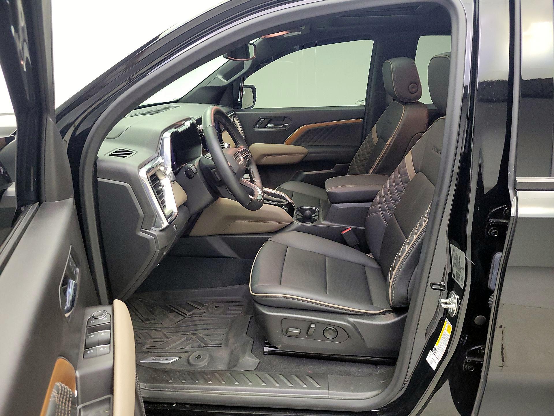 Thumbnail: 2024 GMC Canyon - 11
