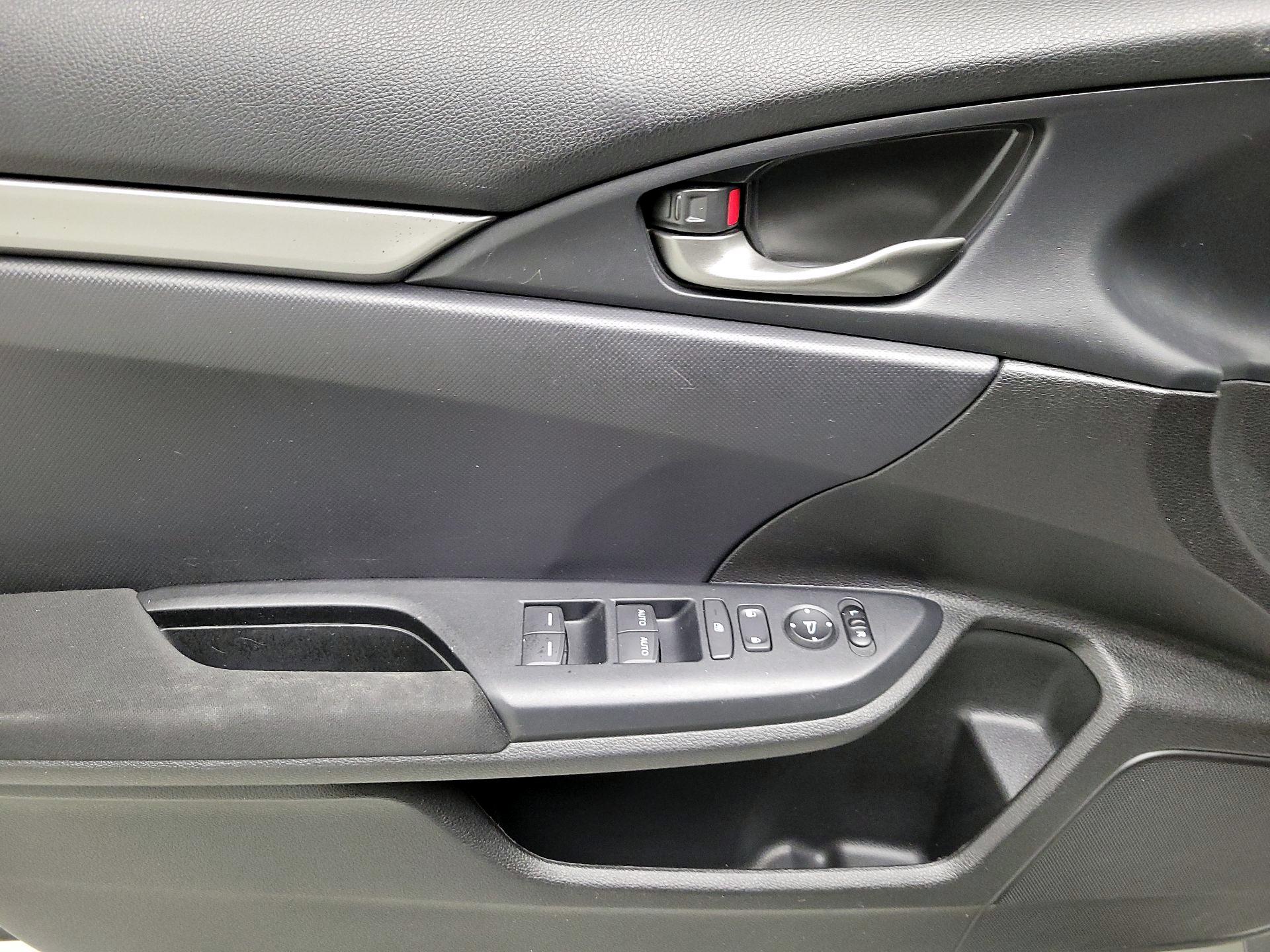 Thumbnail: 2018 Honda Civic - 12