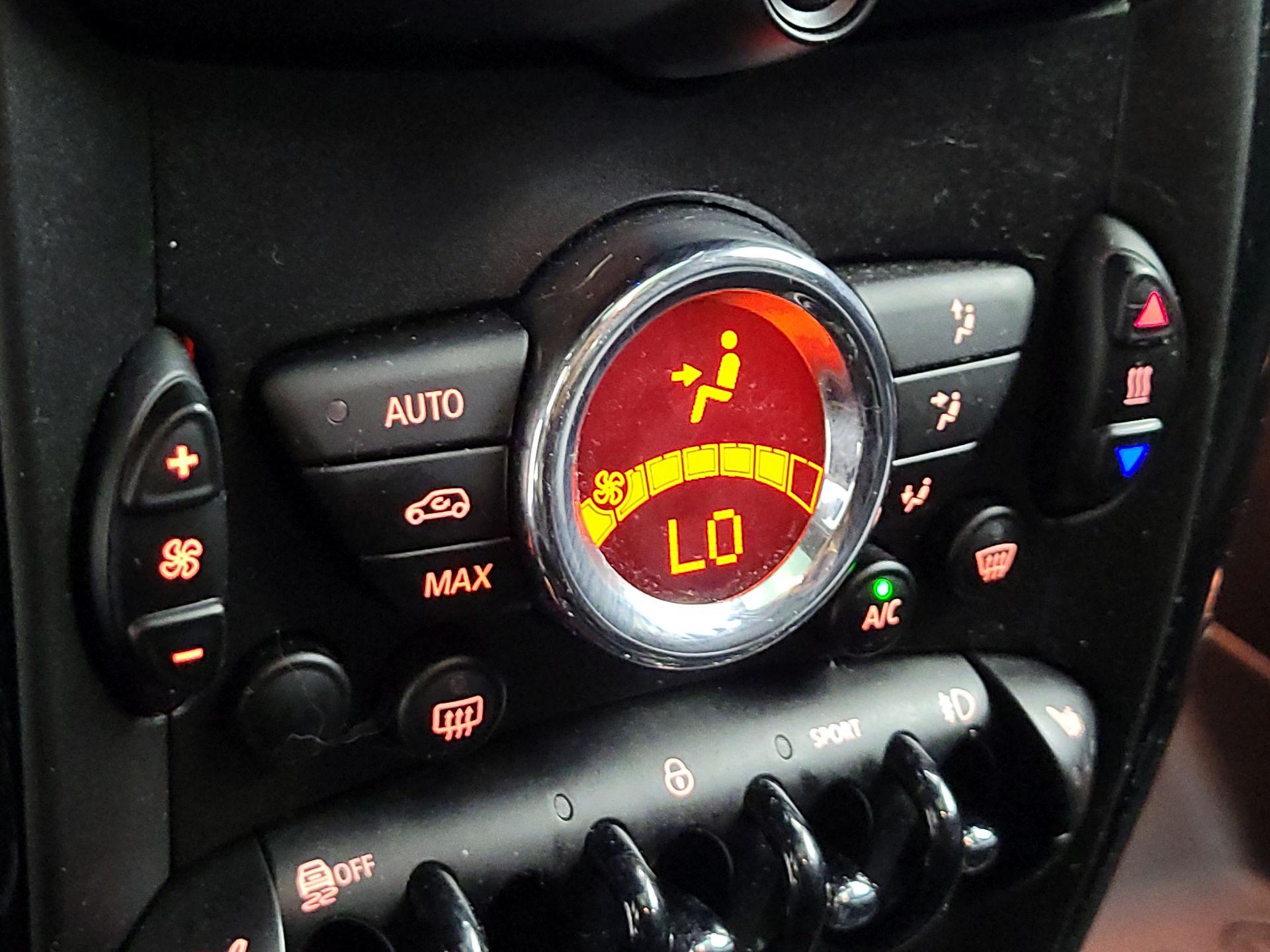 Thumbnail: 2015 MINI Cooper Countryman - 14