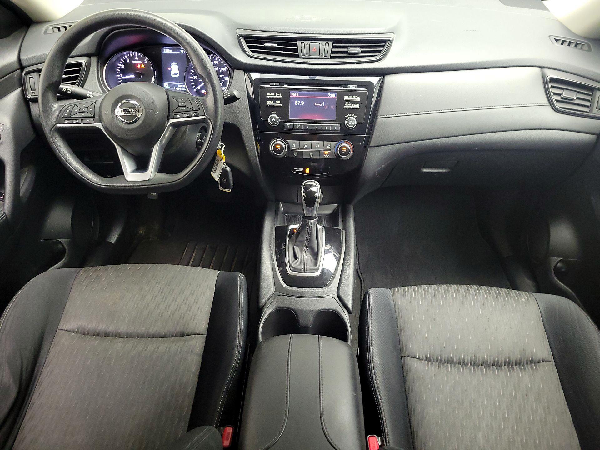 Thumbnail: 2017 Nissan Rogue - 9