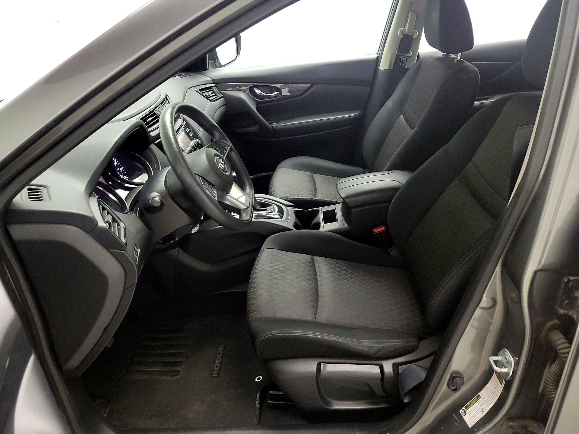 Thumbnail: 2017 Nissan Rogue - 11