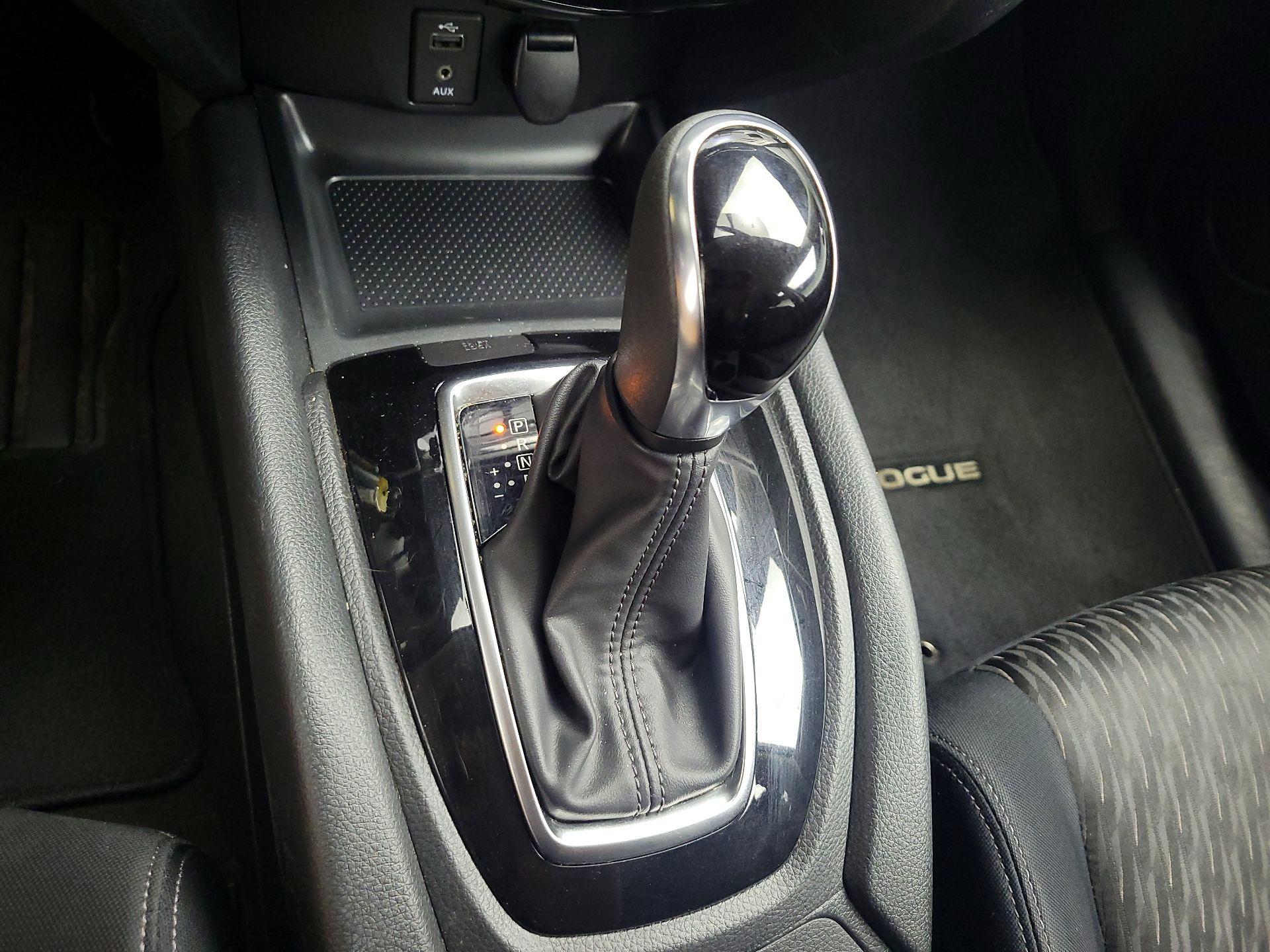 Thumbnail: 2017 Nissan Rogue - 17