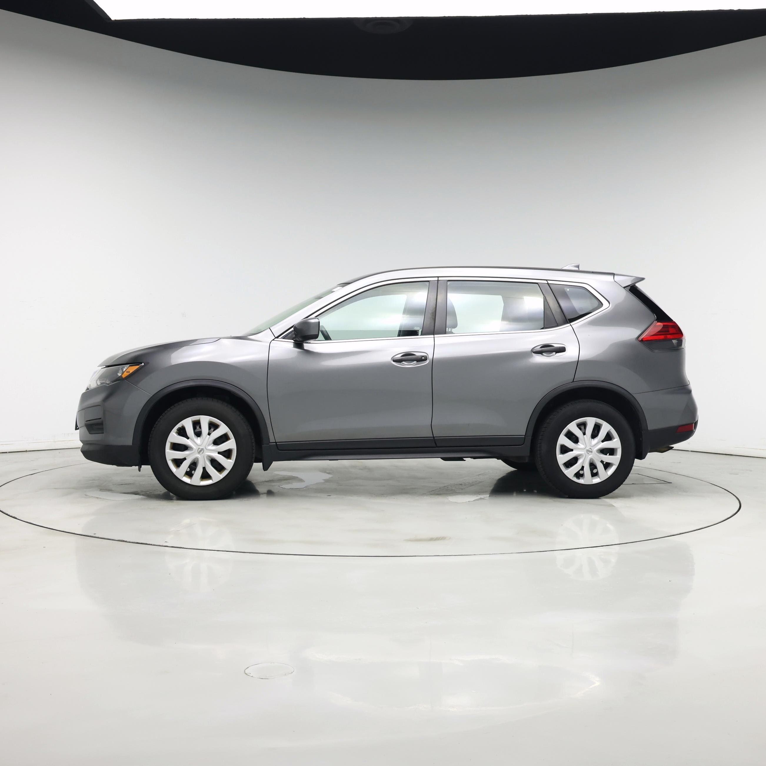 Thumbnail: 2017 Nissan Rogue - 3