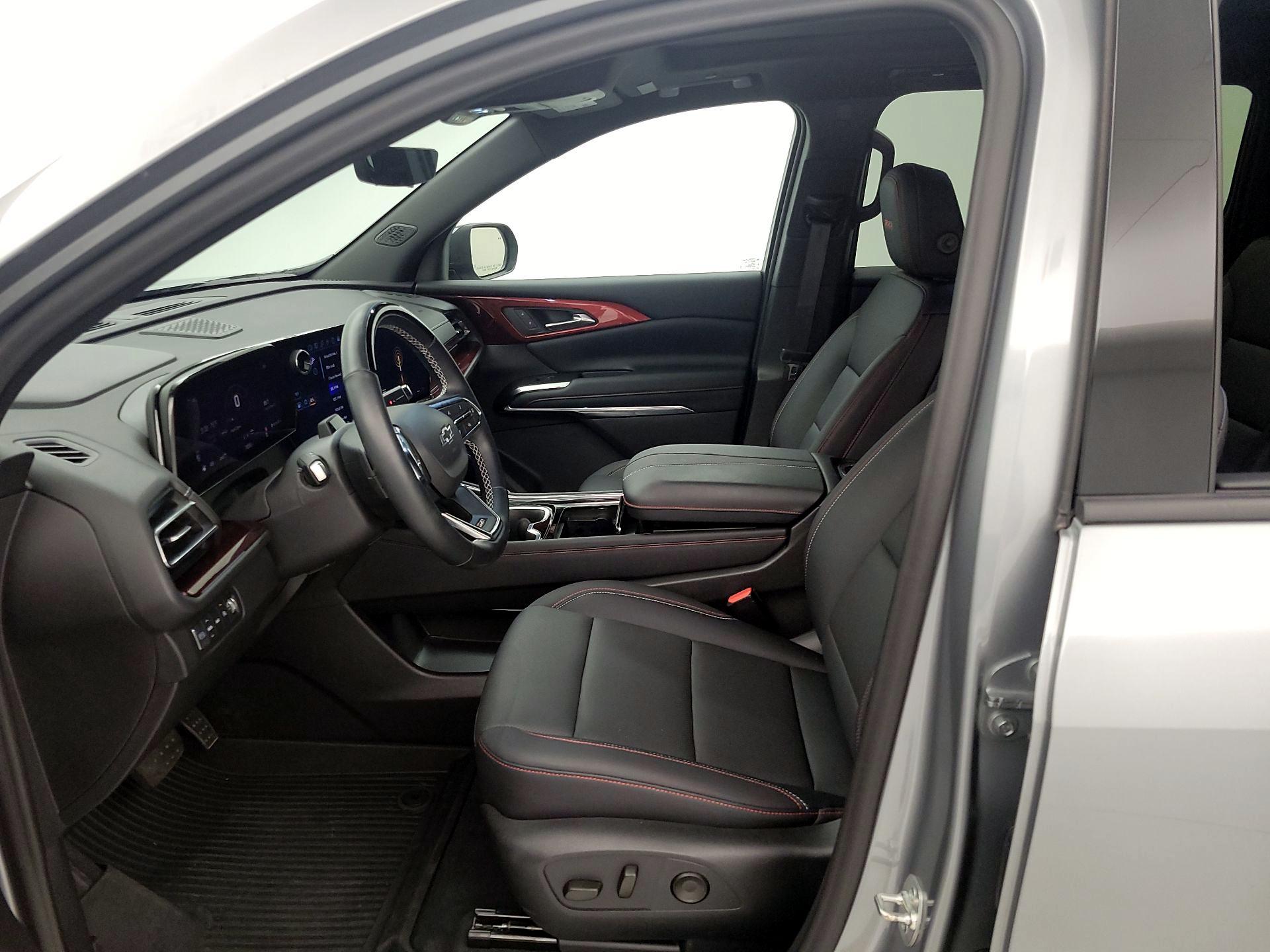 Thumbnail: 2024 Chevrolet Traverse - 11