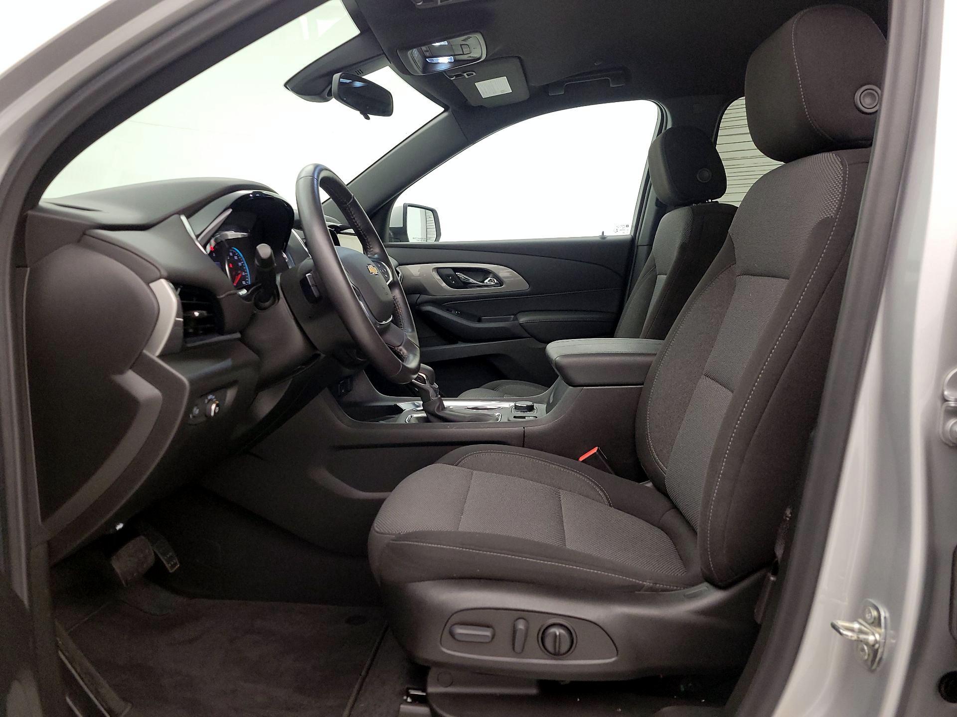 Thumbnail: 2022 Chevrolet Traverse - 11