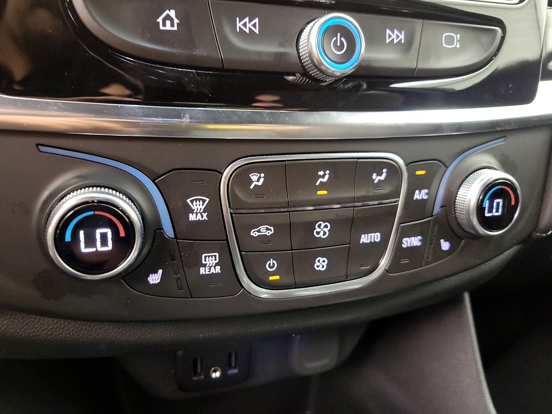 Thumbnail: 2022 Chevrolet Traverse - 16