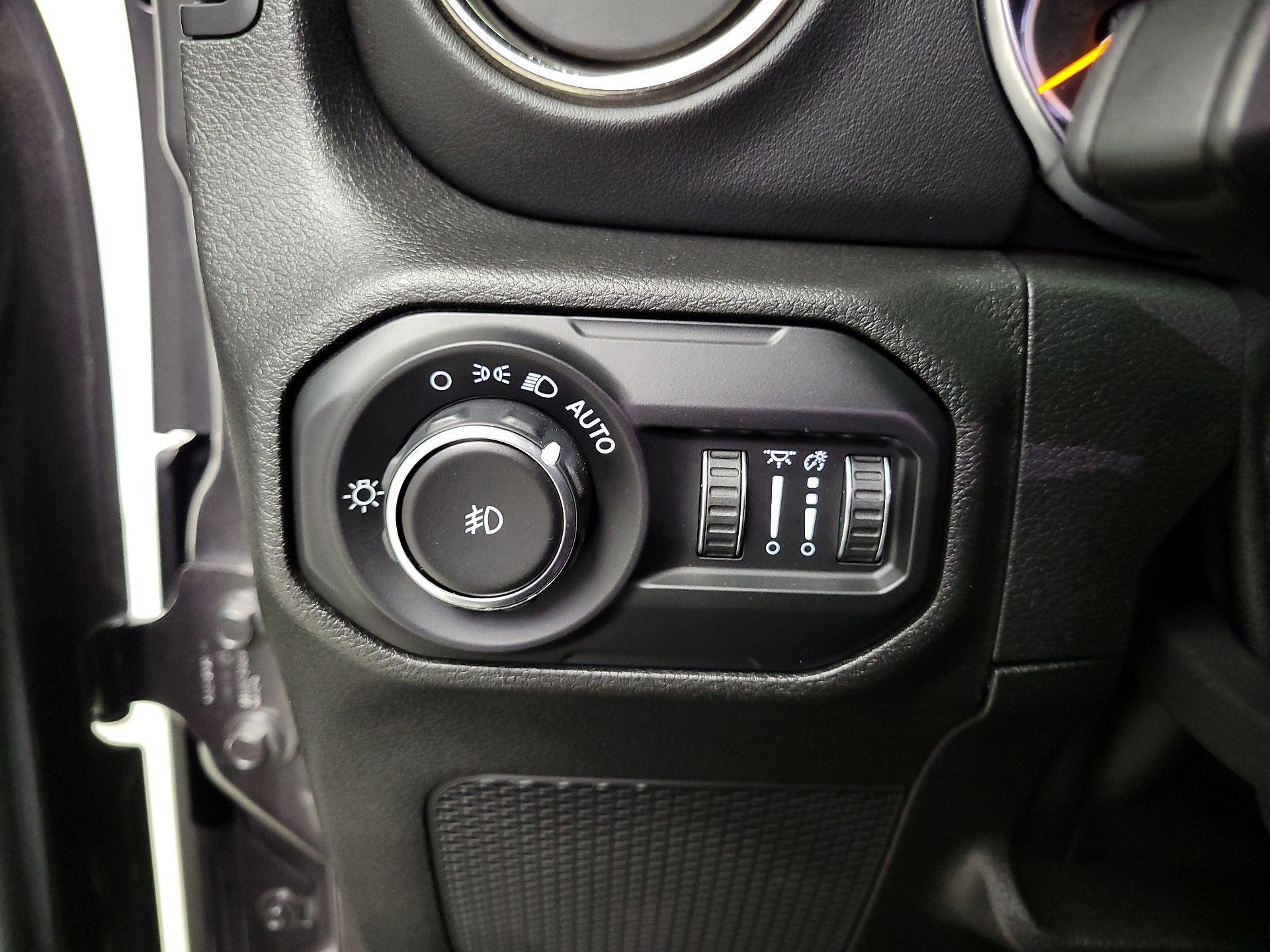 Thumbnail: 2021 Jeep Wrangler - 13