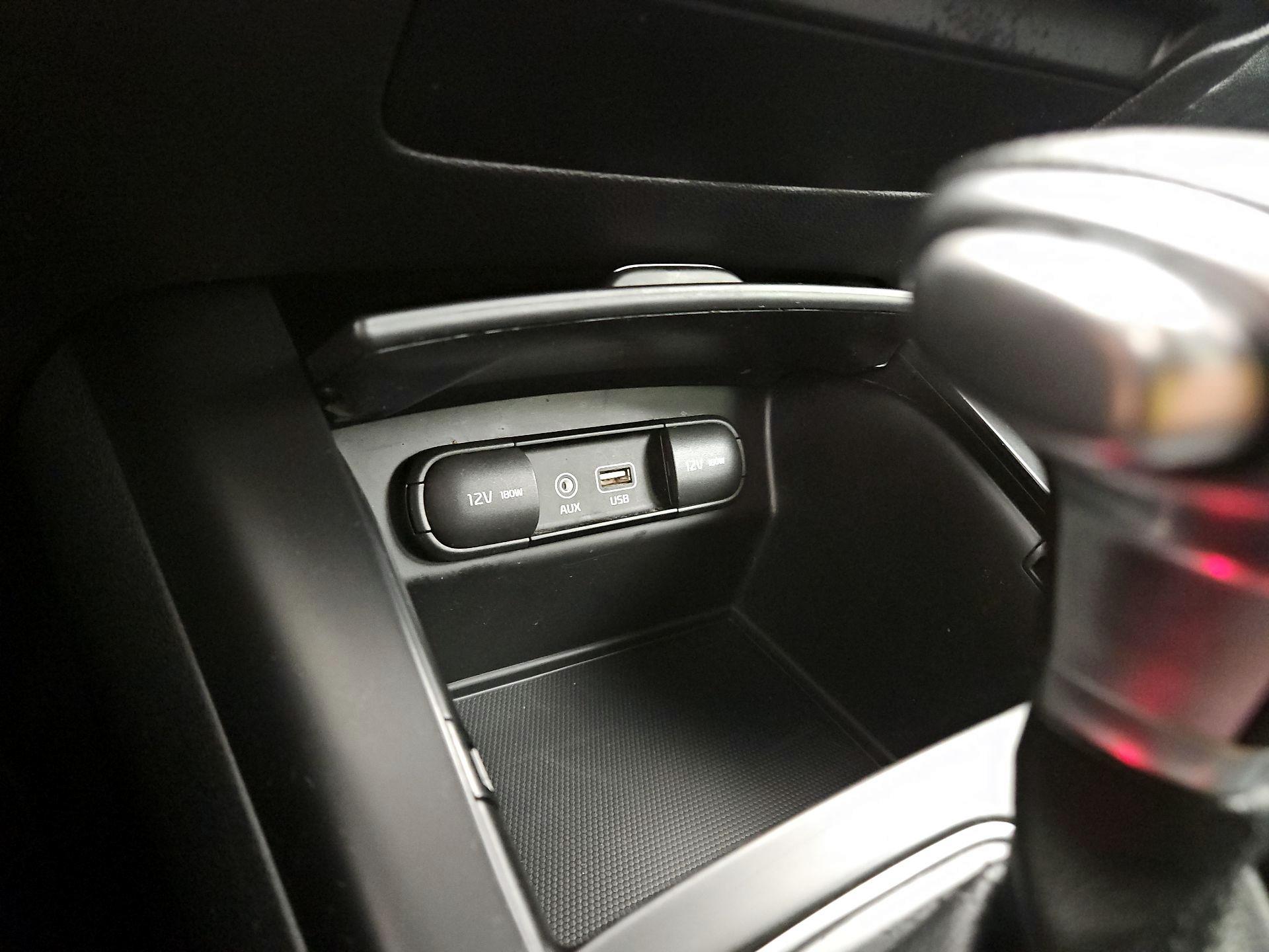 Thumbnail: 2019 Kia Sorento - 18