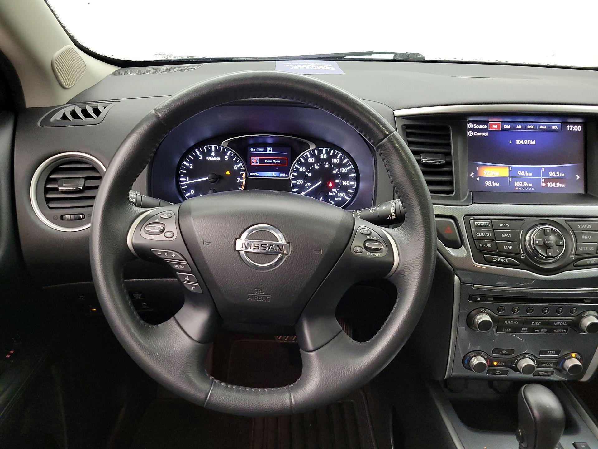 Thumbnail: 2017 Nissan Pathfinder - 10