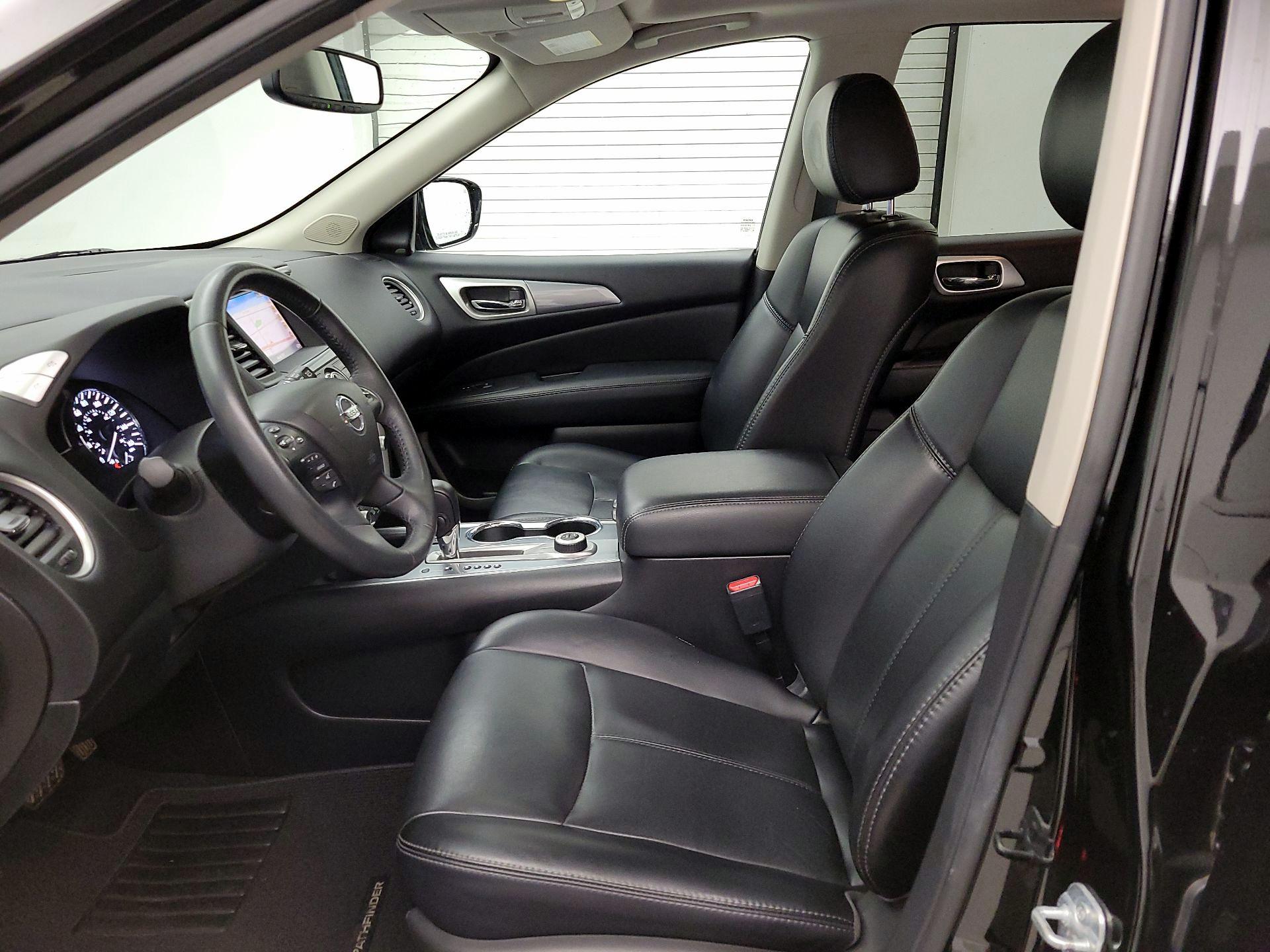 Thumbnail: 2017 Nissan Pathfinder - 11