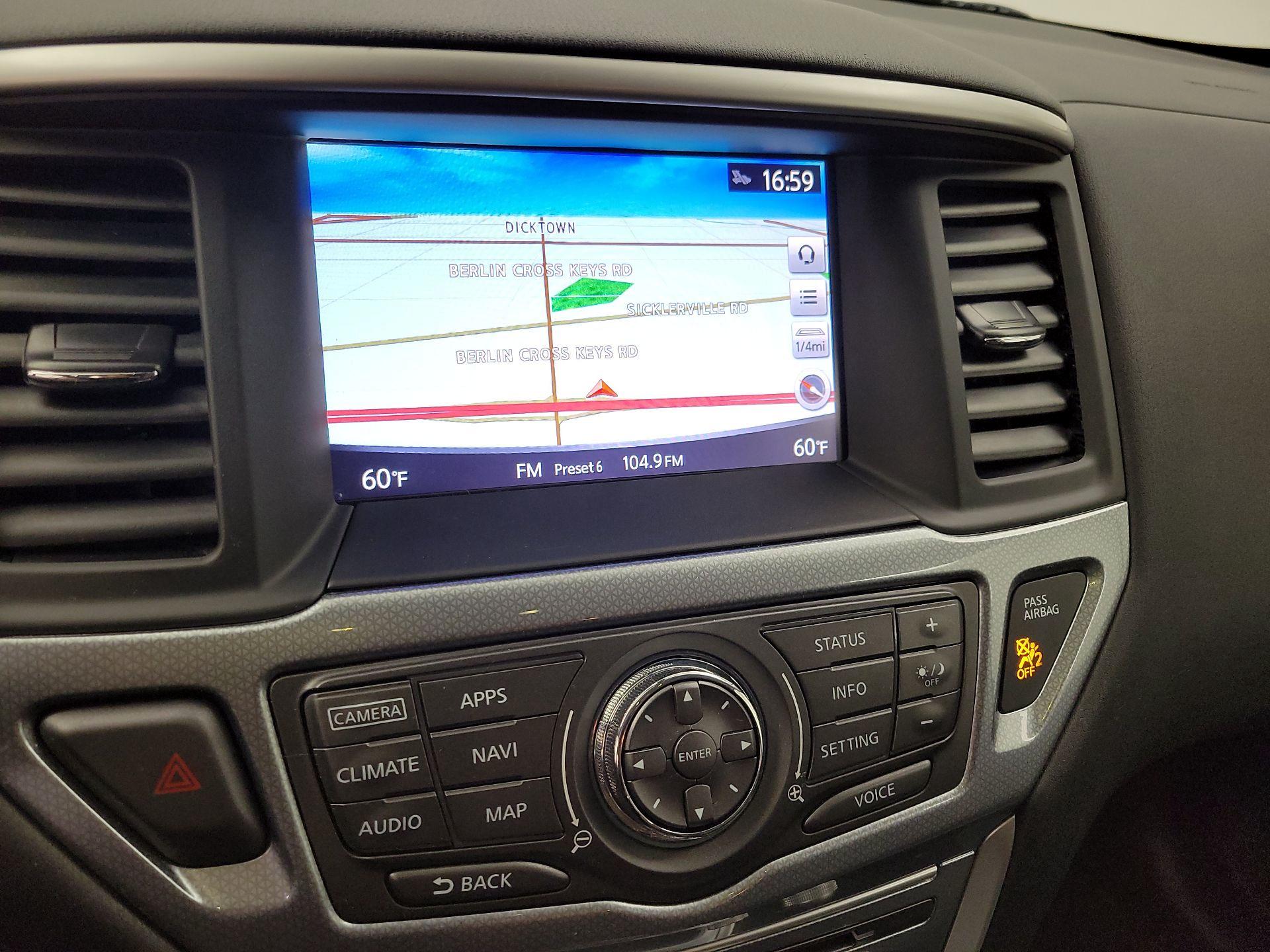 Thumbnail: 2017 Nissan Pathfinder - 14