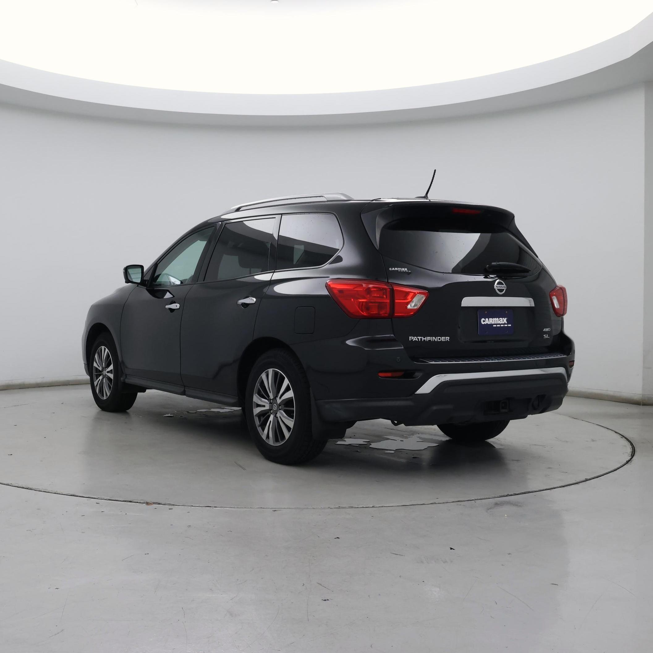 Thumbnail: 2017 Nissan Pathfinder - 2