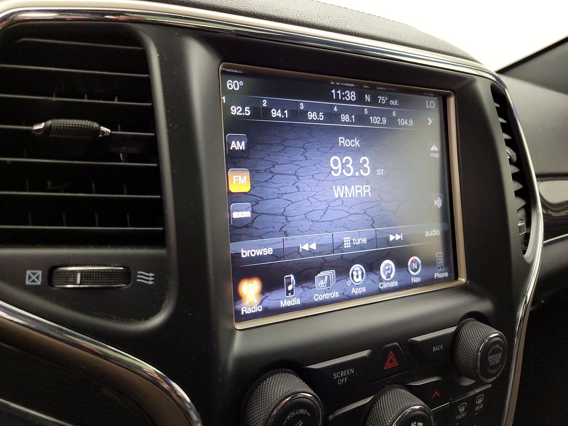 Thumbnail: 2015 Jeep Grand Cherokee - 16