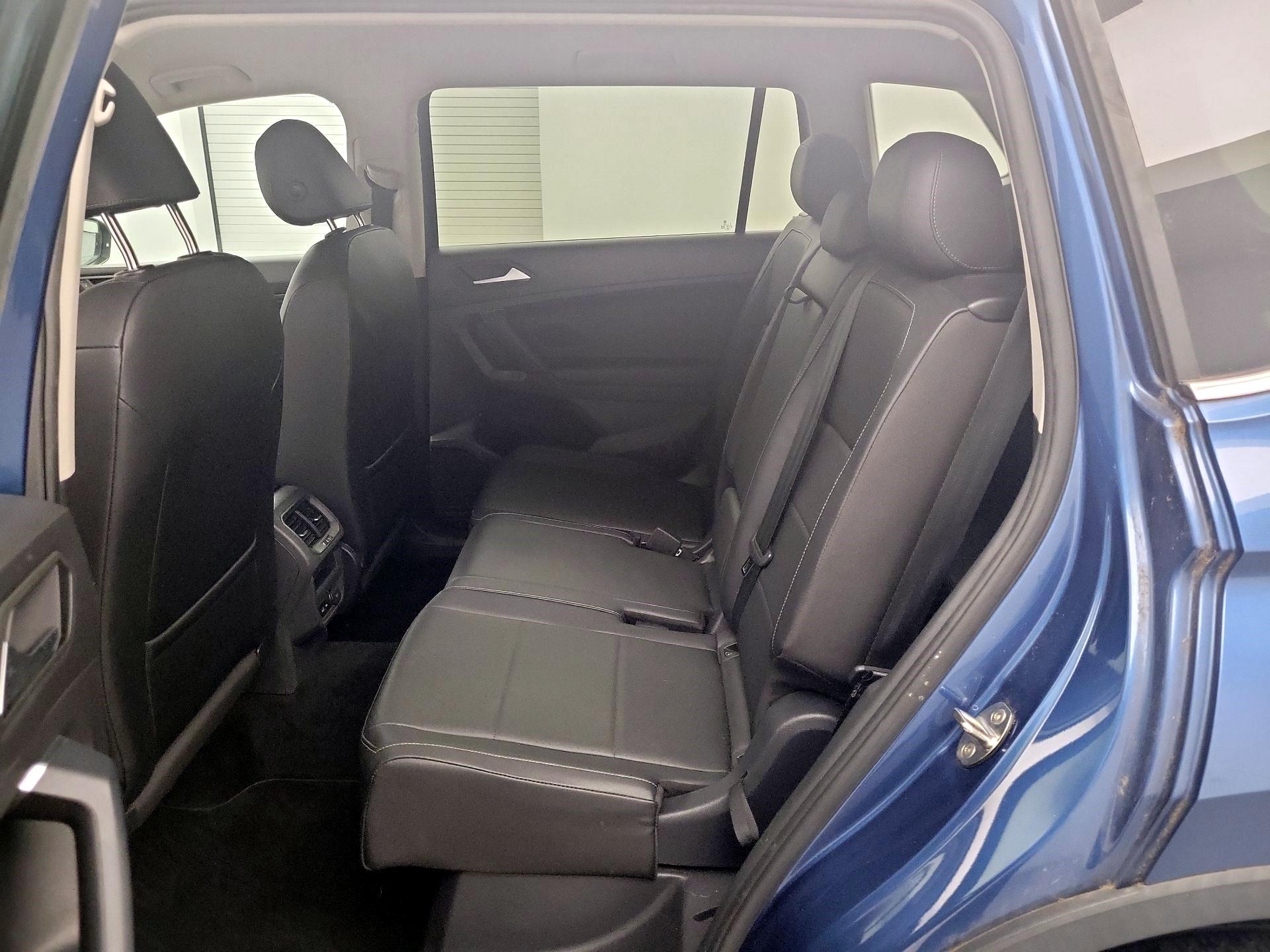 Thumbnail: 2019 Volkswagen Tiguan - 17