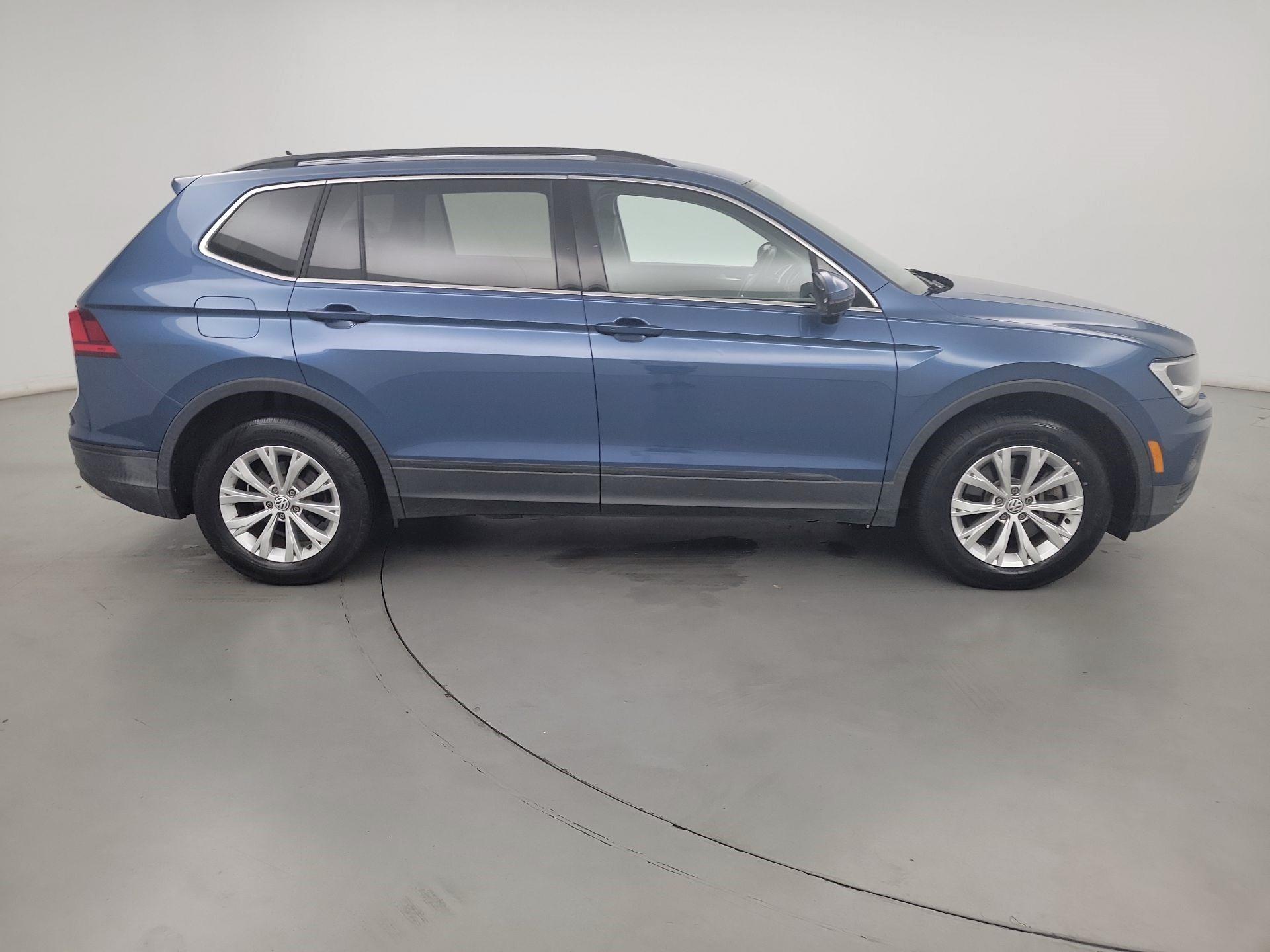 Thumbnail: 2019 Volkswagen Tiguan - 4
