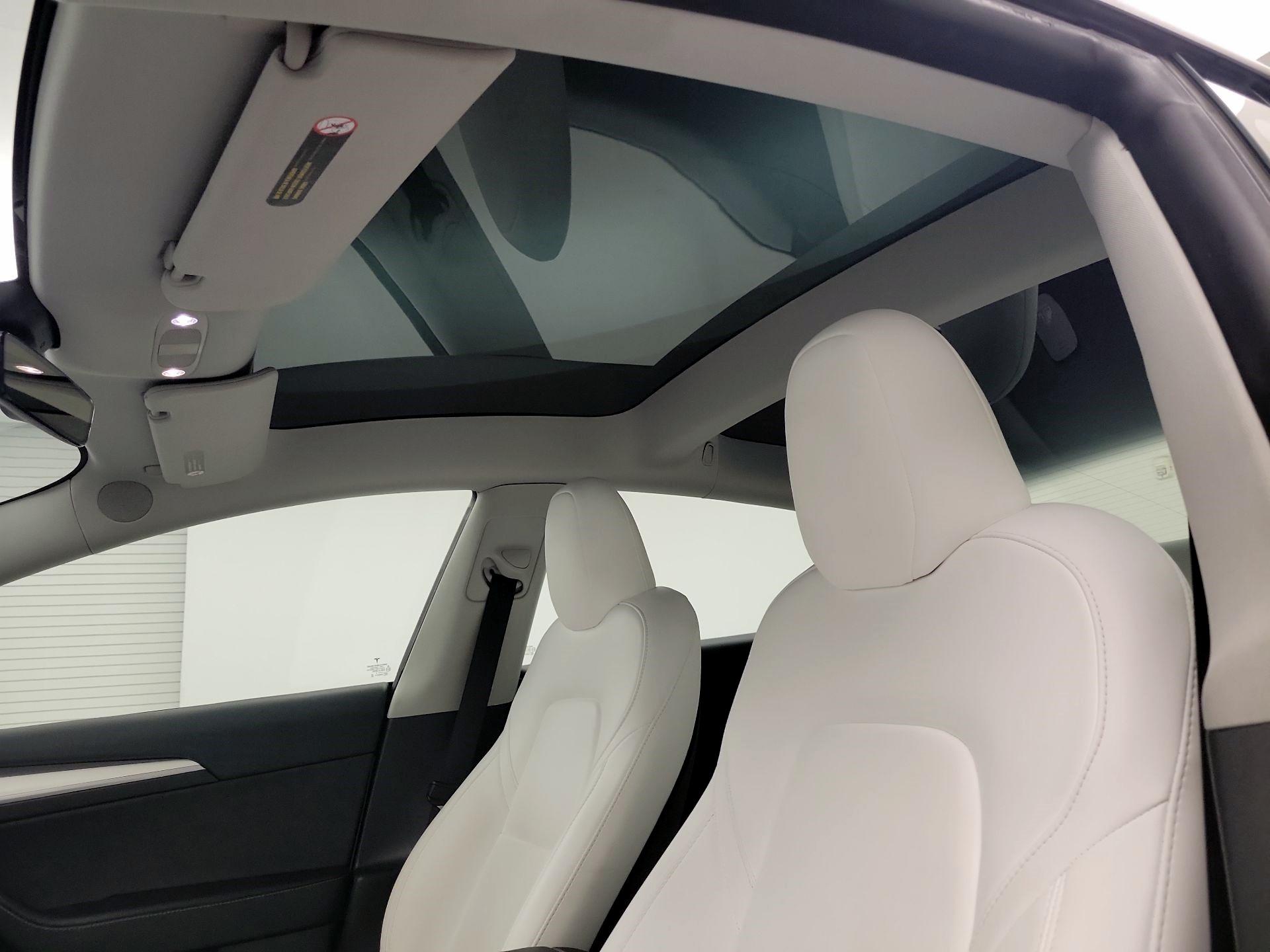 Thumbnail: 2023 Tesla Model 3 - 16