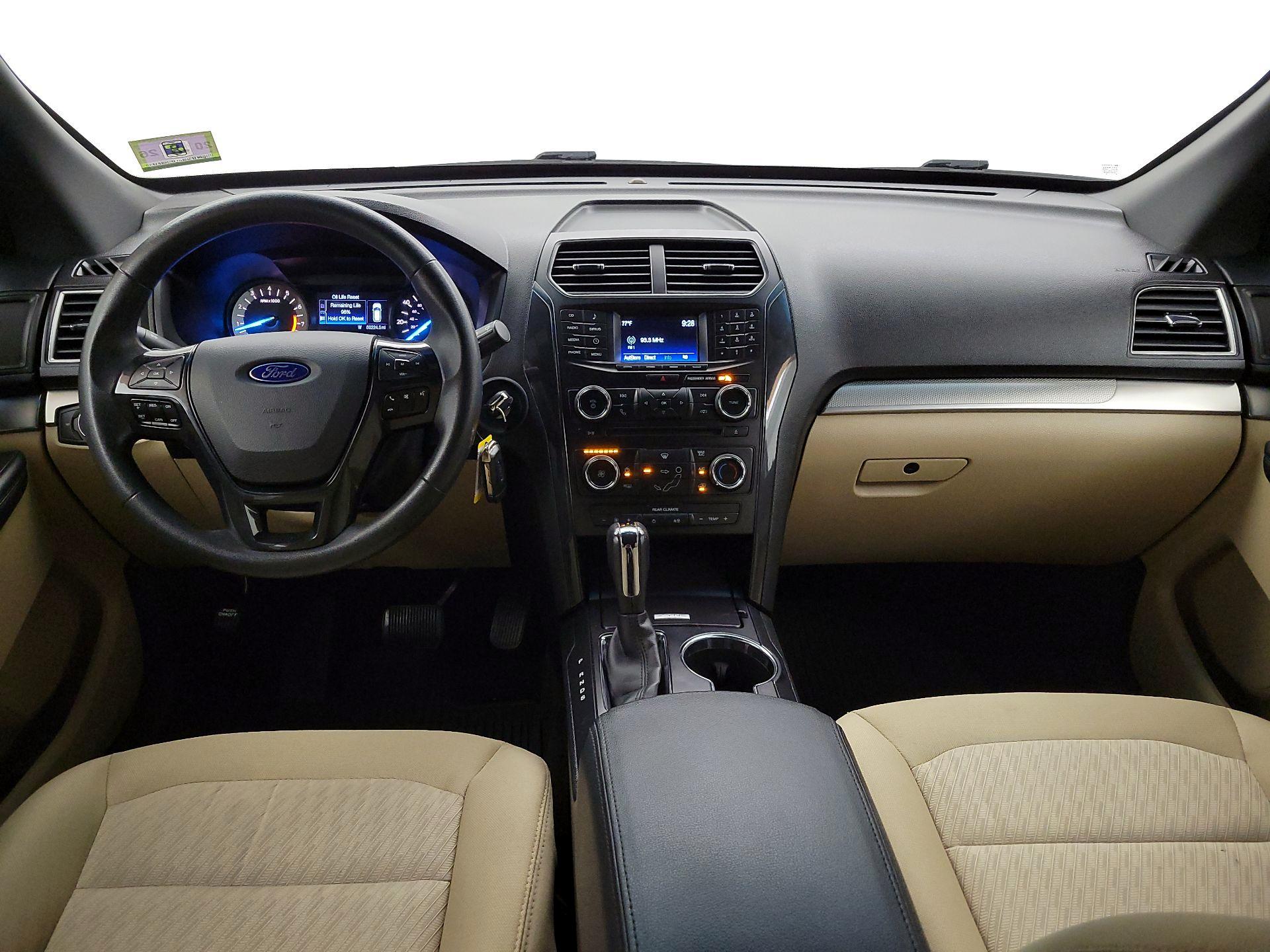 Thumbnail: 2016 Ford Explorer - 9
