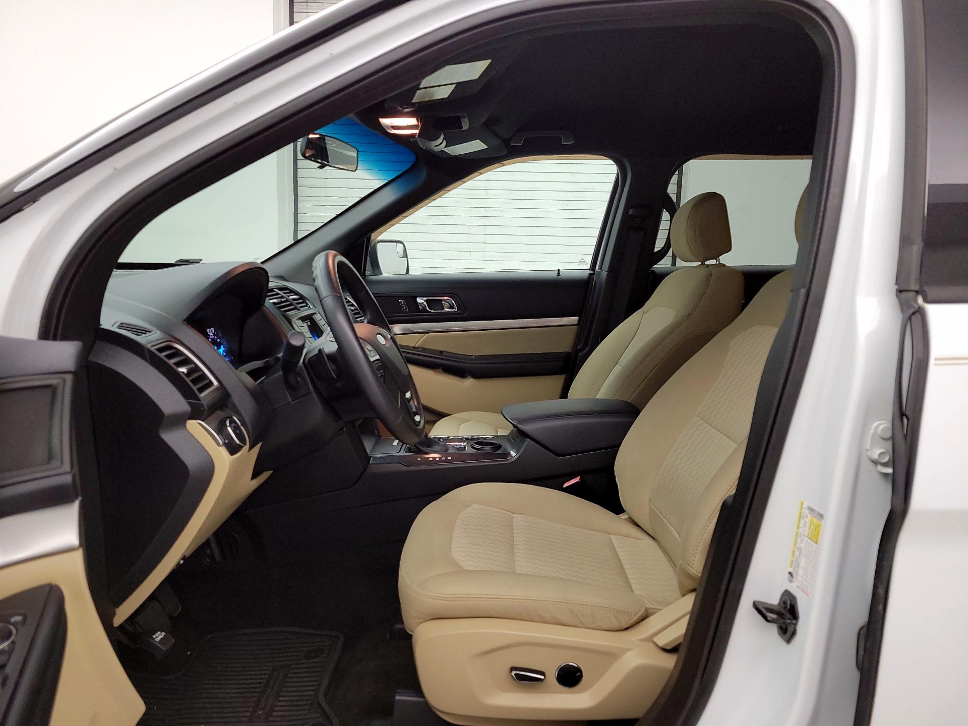 Thumbnail: 2016 Ford Explorer - 11
