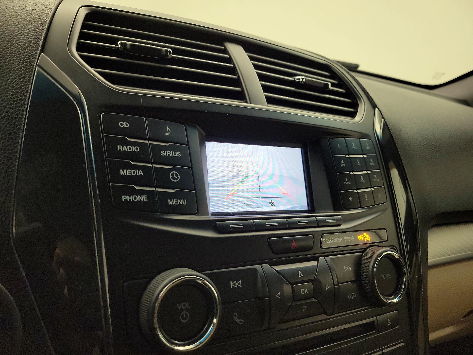 Thumbnail: 2016 Ford Explorer - 14
