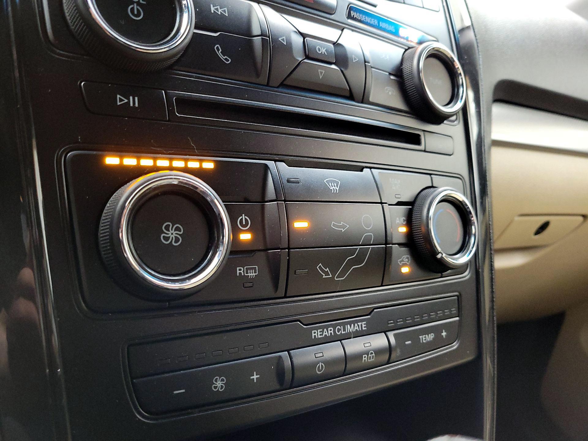 Thumbnail: 2016 Ford Explorer - 16