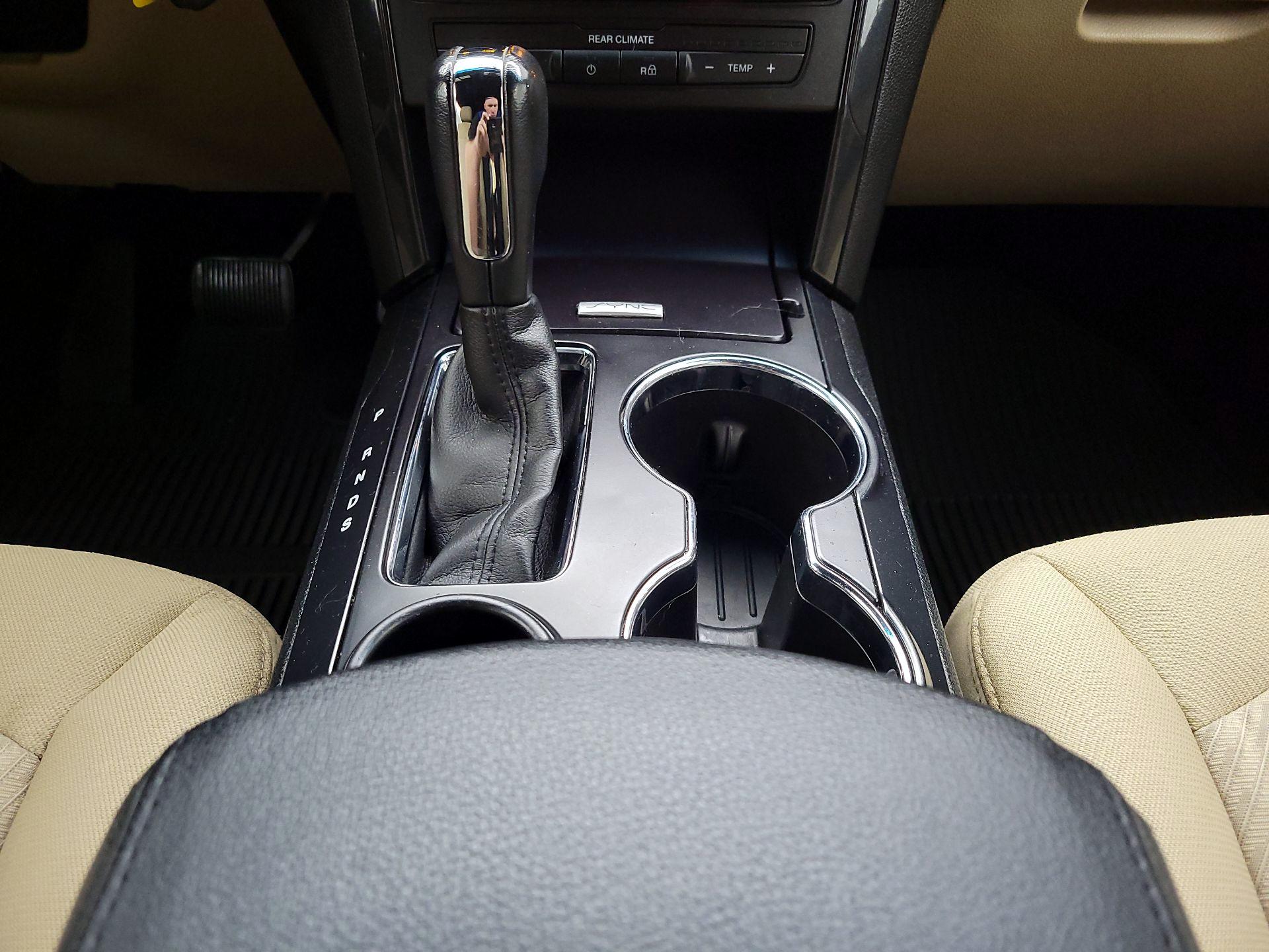 Thumbnail: 2016 Ford Explorer - 17